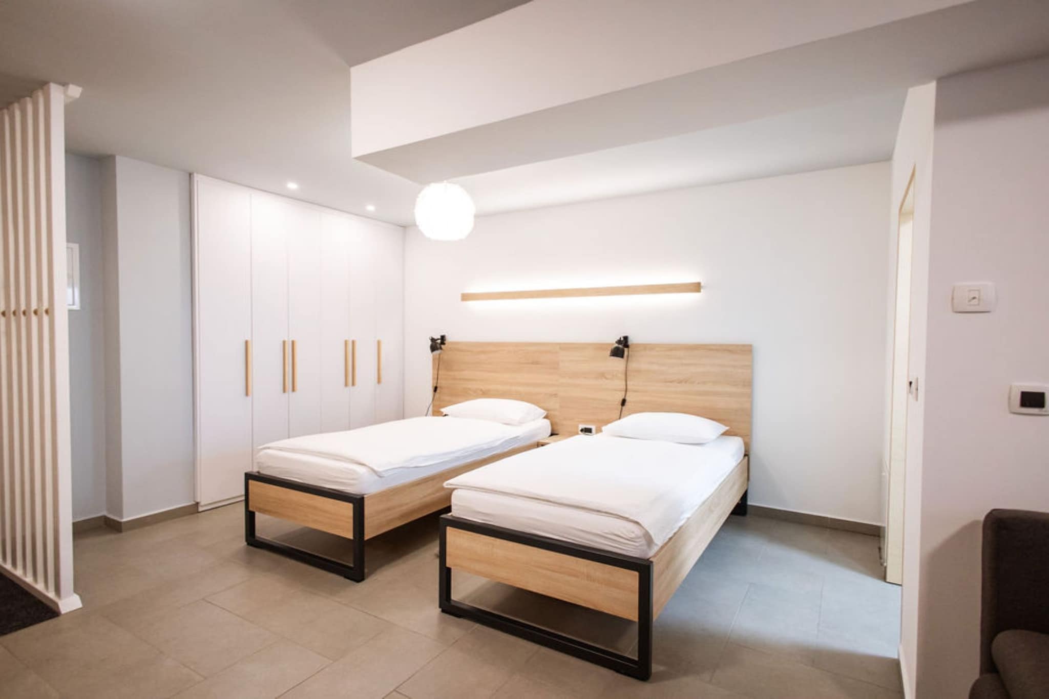 Stylish Apartments with Osijek Near Top Attractions - Standard Studio Apartment  - Maks 3-Slaapkamer