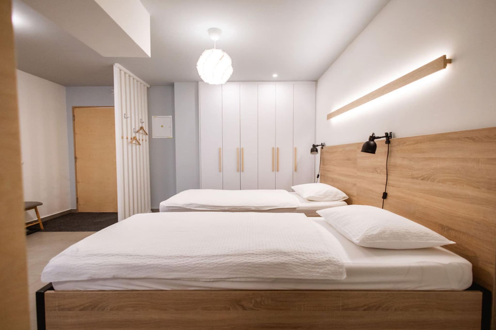 Stylish Apartments with Osijek Near Top Attractions - Standard Studio Apartment  - Maks 3-Slaapkamer