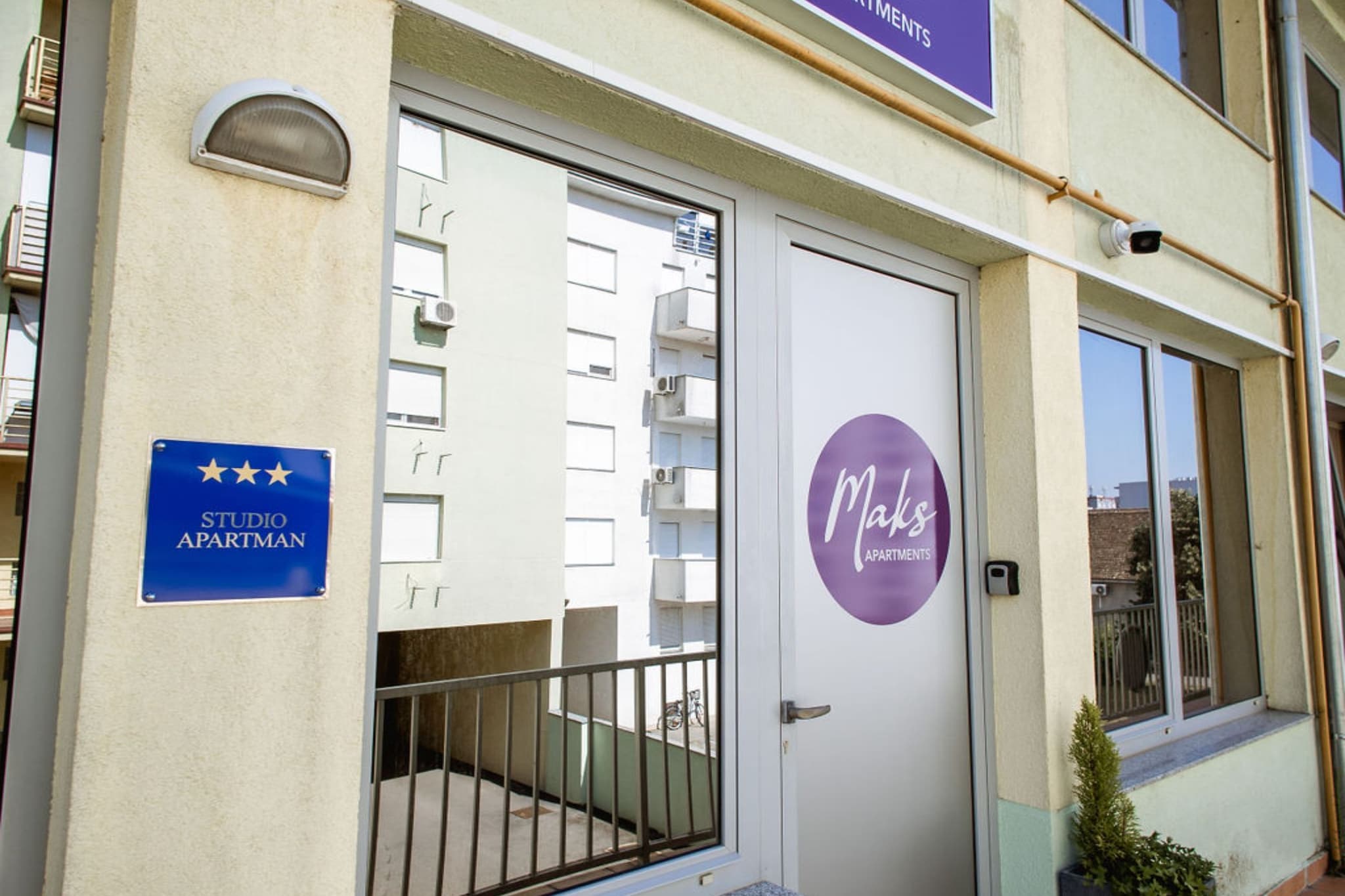 Stylish Apartments with Osijek Near Top Attractions - Standard Studio Apartment  - Maks 3-Terrasbalkon