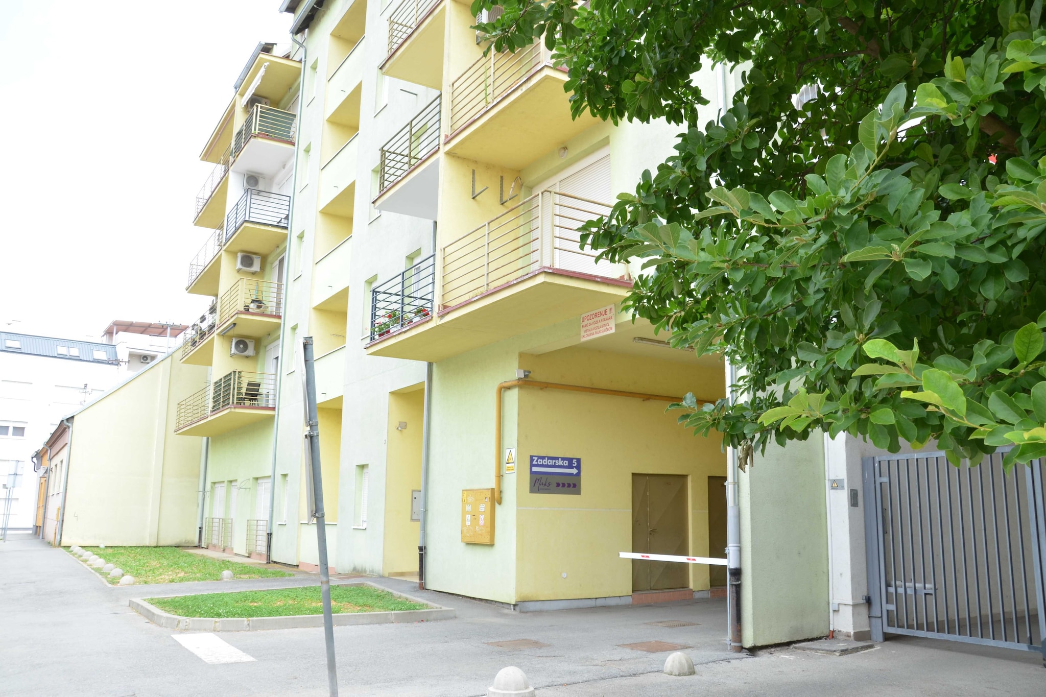 Stylish Apartments with Osijek Near Top Attractions - Comfort Studio Apartment - Maks-Außenbereich