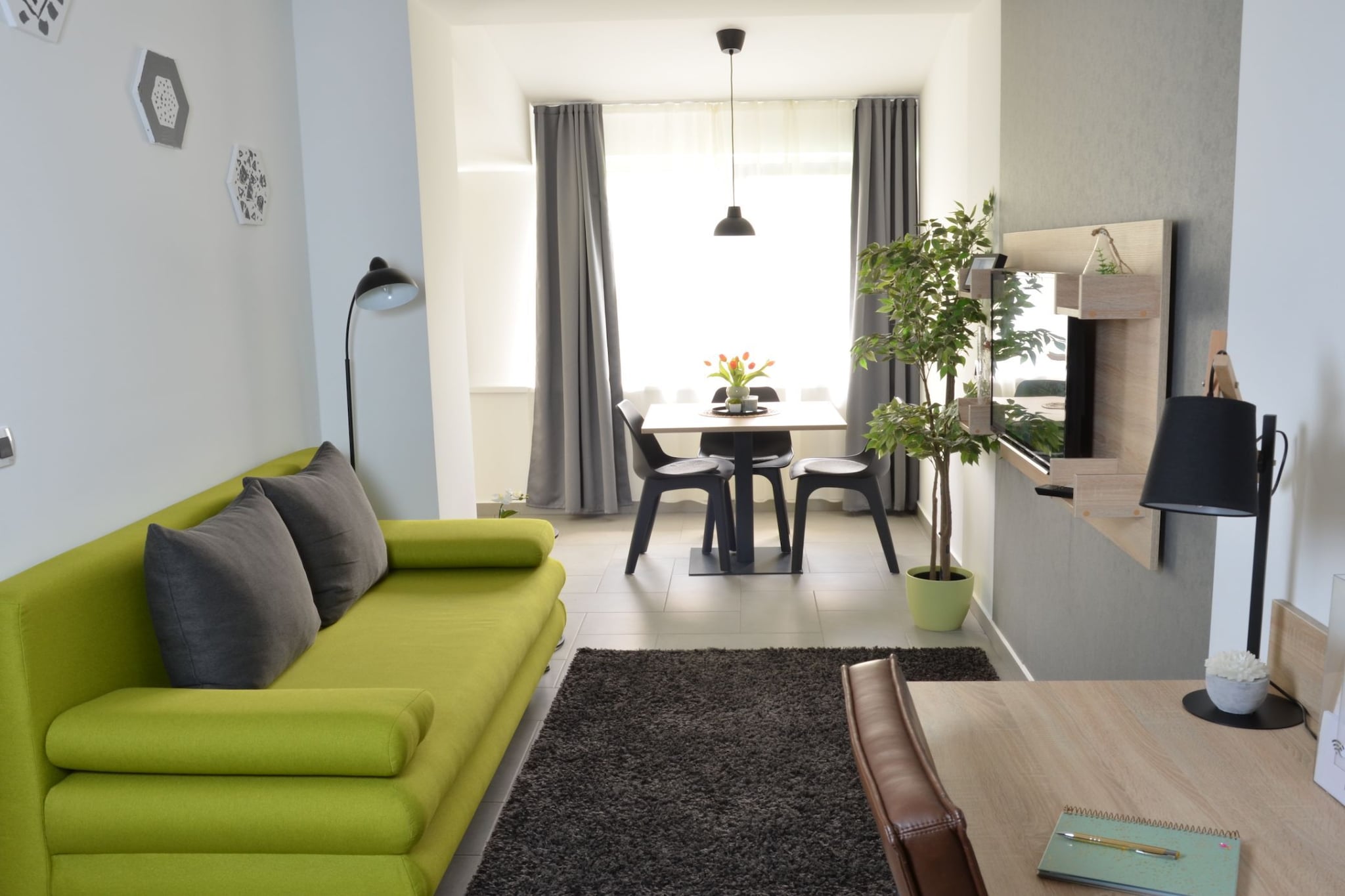 Stylish Apartments with Osijek Near Top Attractions - Comfort Studio Apartment - Maks-Wohnzimmer