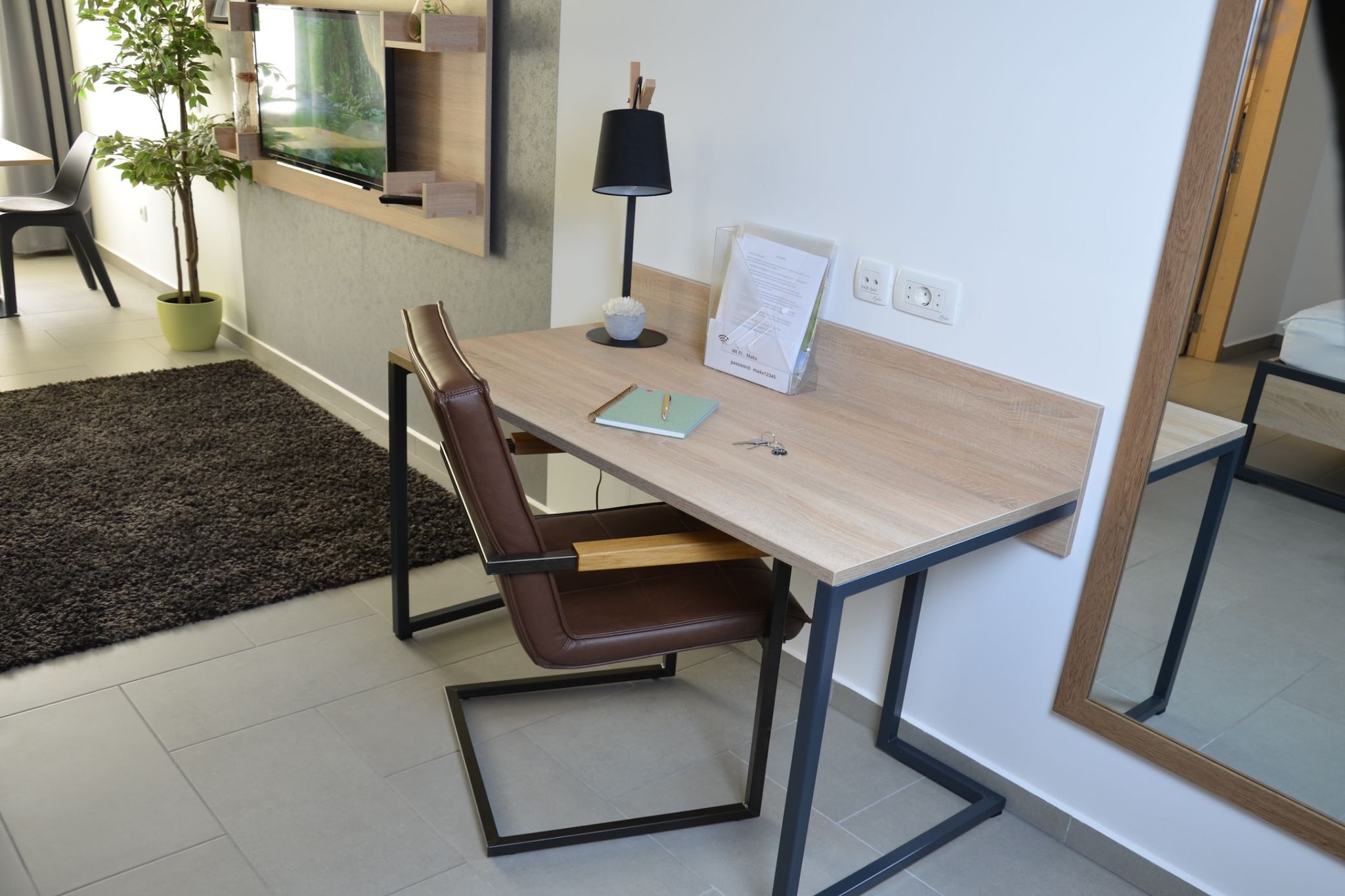 Stylish Apartments with Osijek Near Top Attractions - Comfort Studio Apartment - Maks-Wohnzimmer