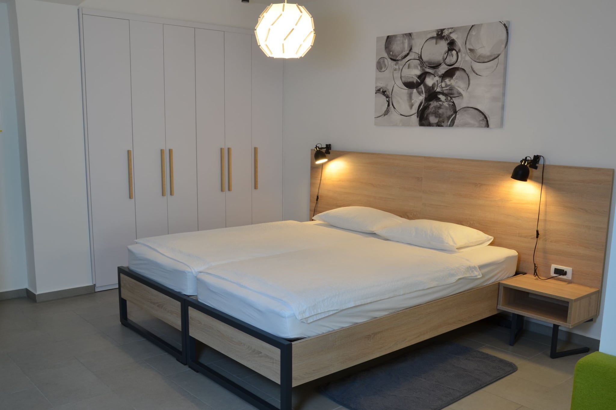 Stylish Apartments with Osijek Near Top Attractions - Comfort Studio Apartment - Maks-Schlafzimmer