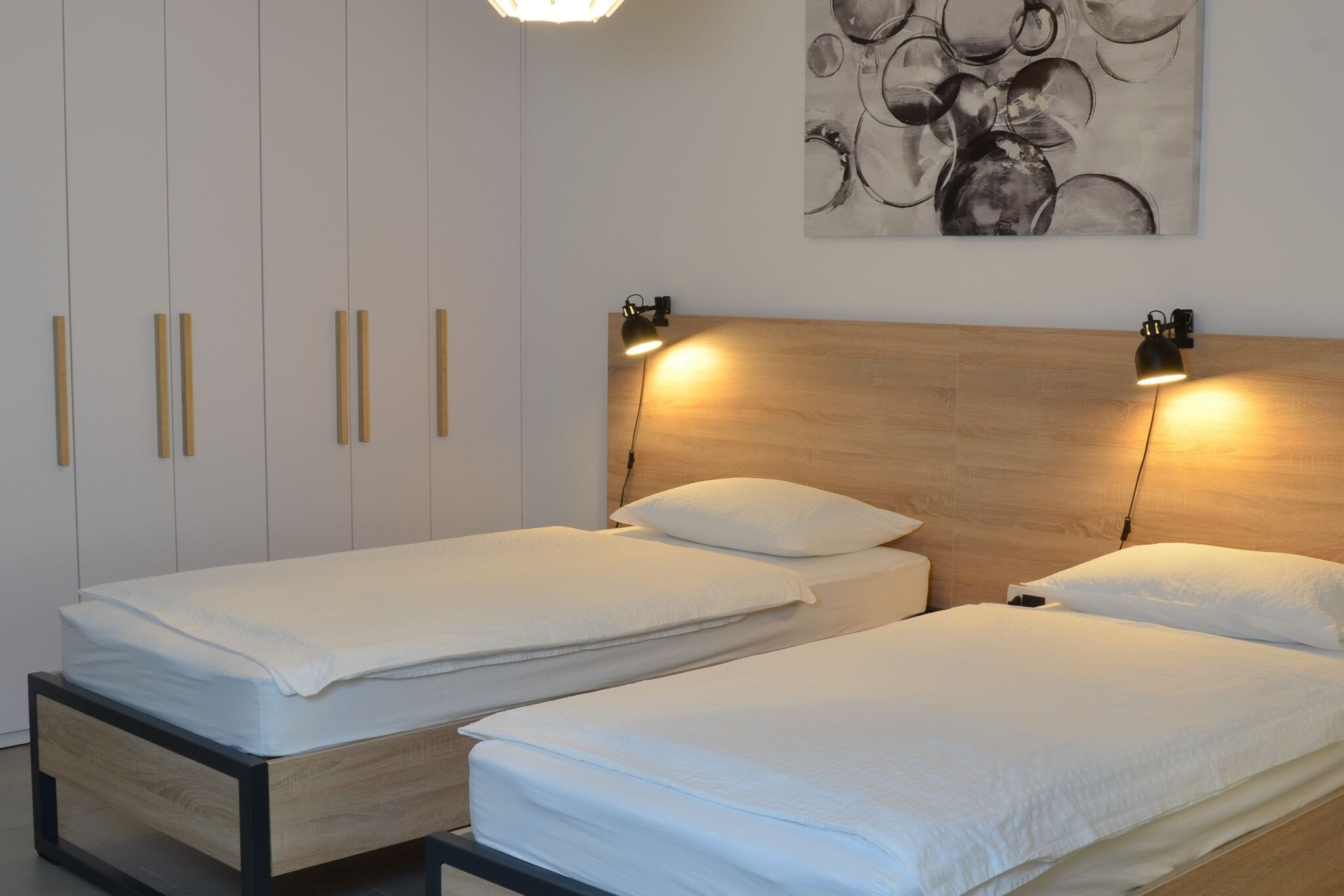 Stylish Apartments with Osijek Near Top Attractions - Comfort Studio Apartment - Maks-Schlafzimmer