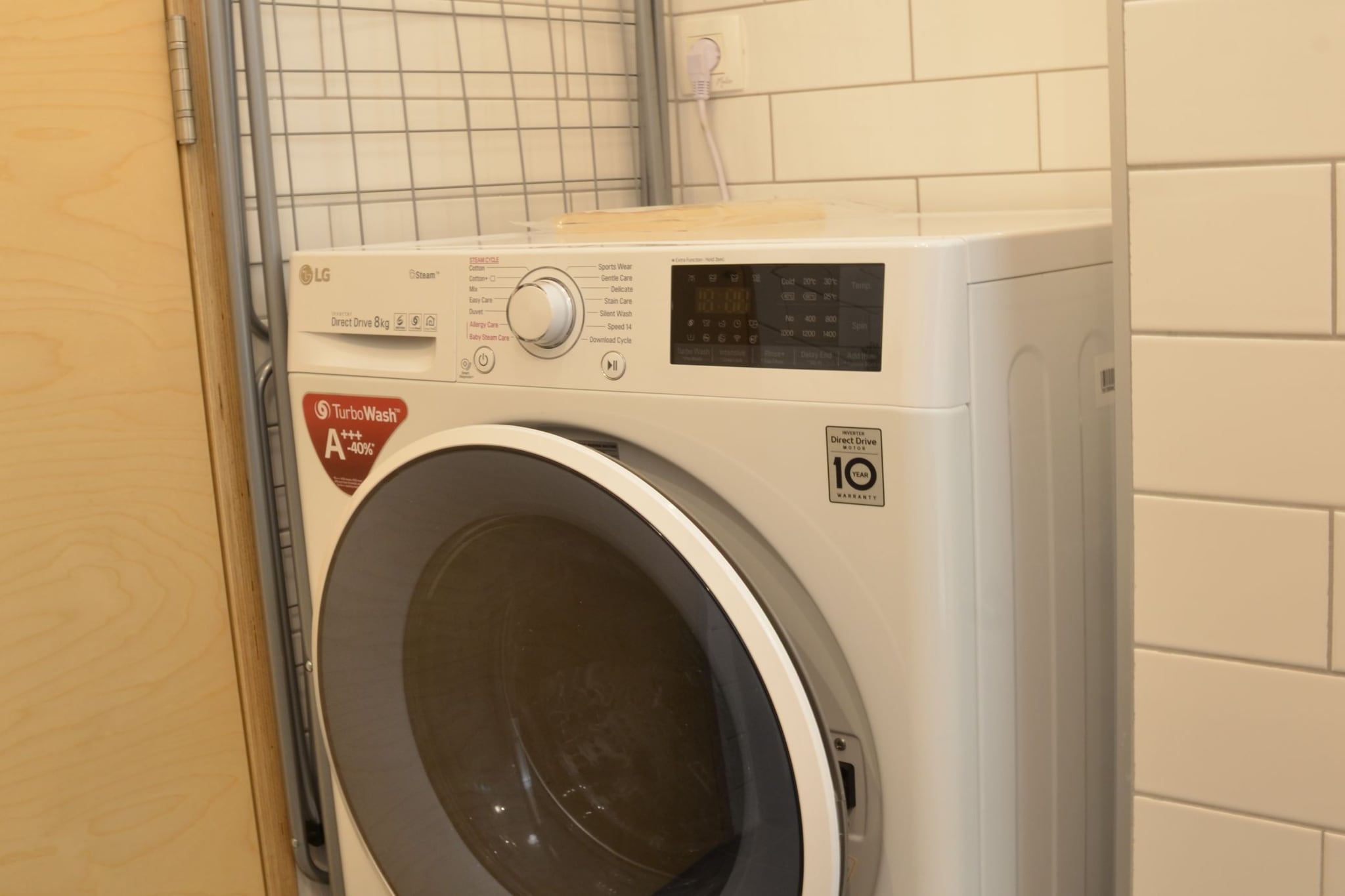 Stylish Apartments with Osijek Near Top Attractions - Comfort Studio Apartment - Maks-Badezimmer