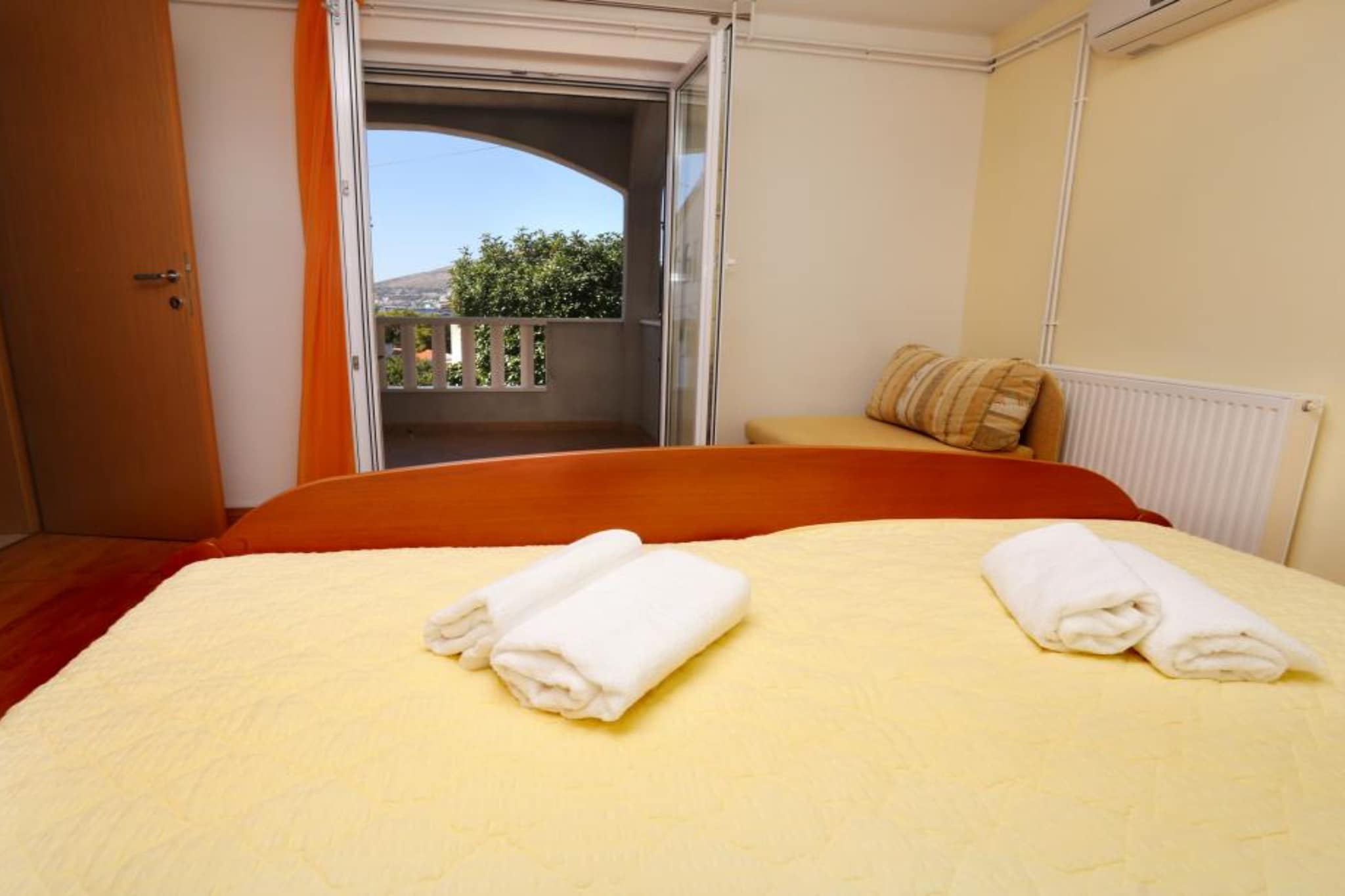 One-Bedroom Apartment With Terrace And Sea View (A1)-Slaapkamer