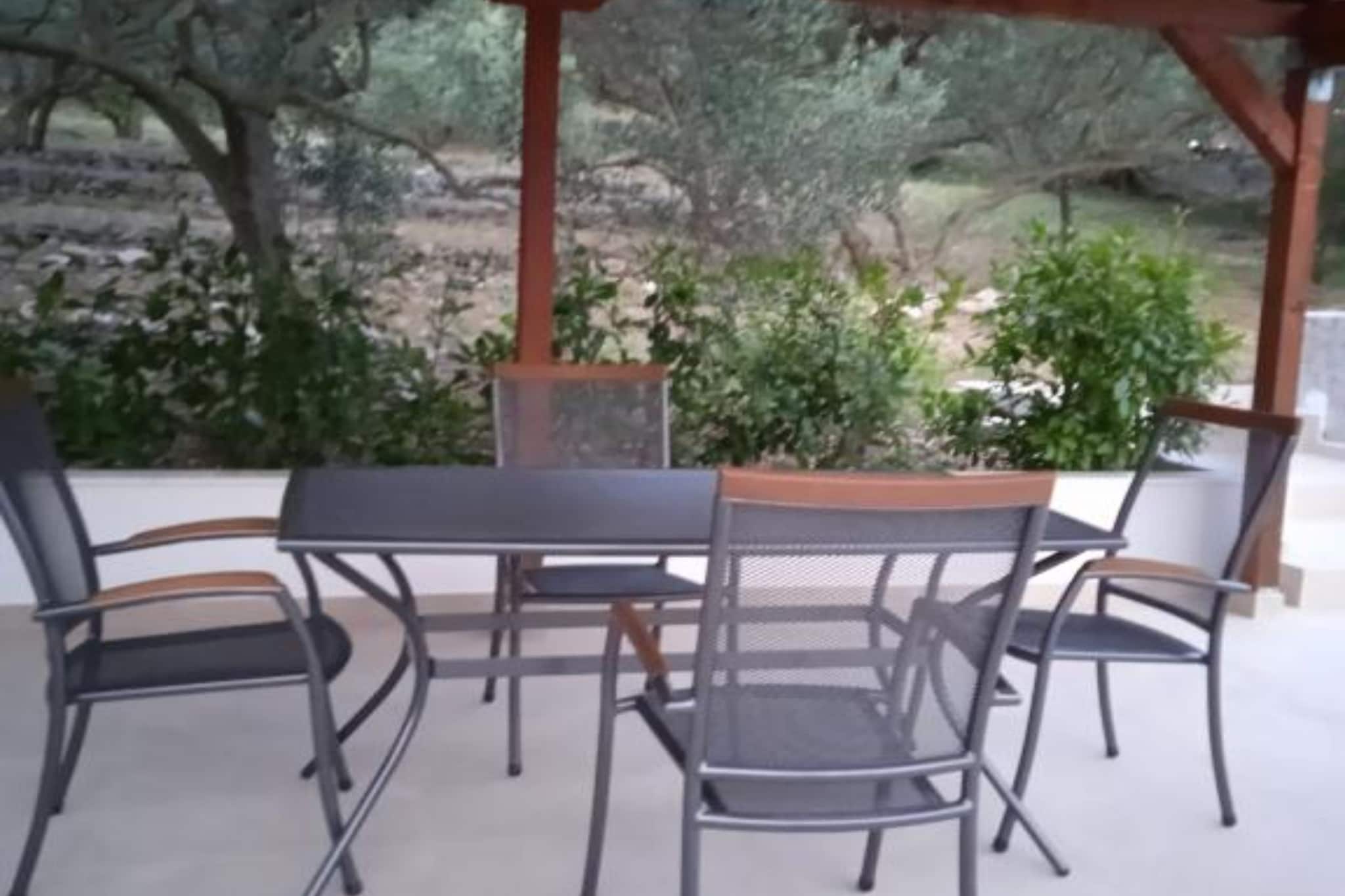 One-Bedroom Apartment With Terrace (A2)-Terras