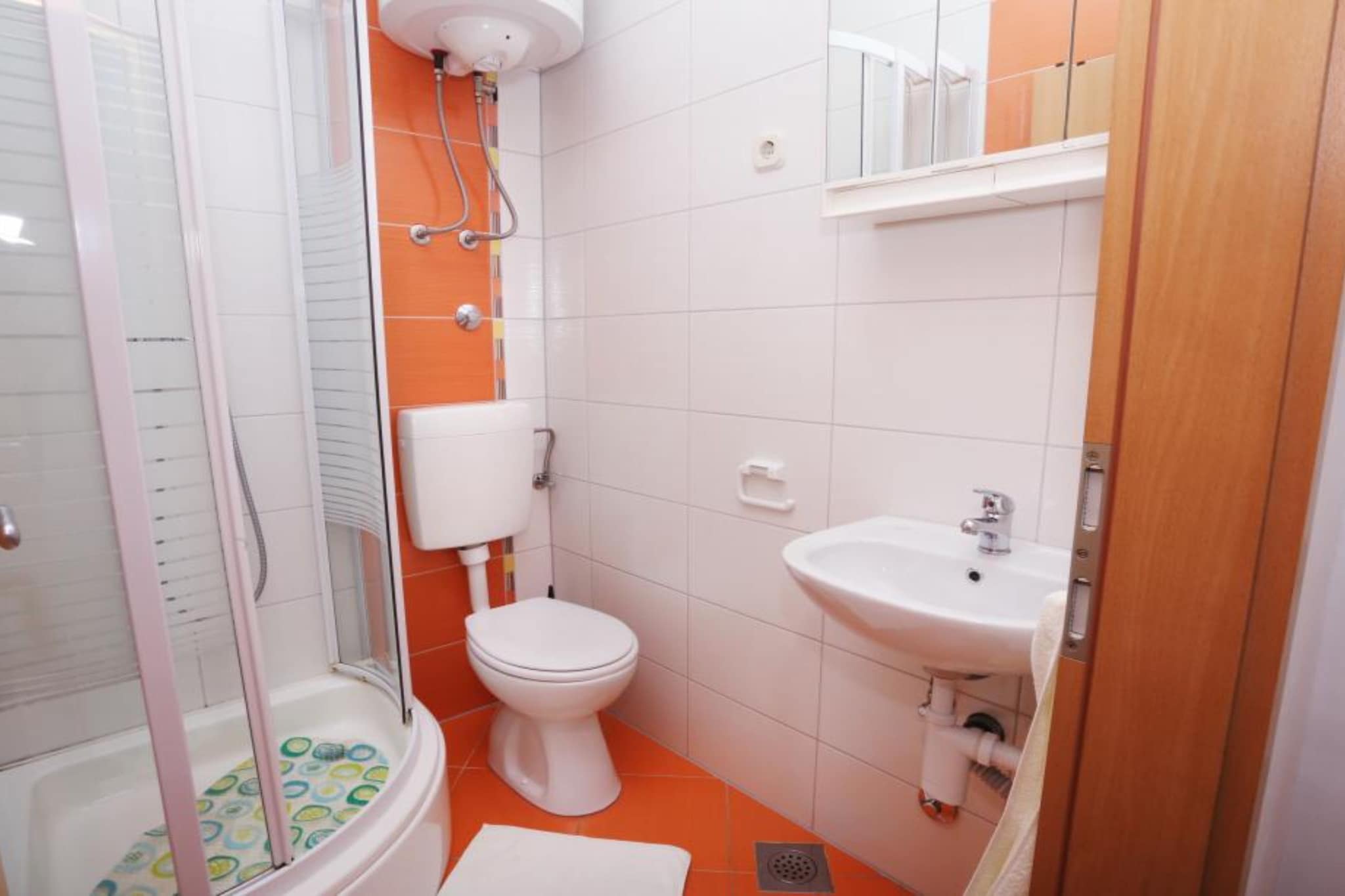 One-Bedroom Apartment With Terrace (A2)-Badkamer