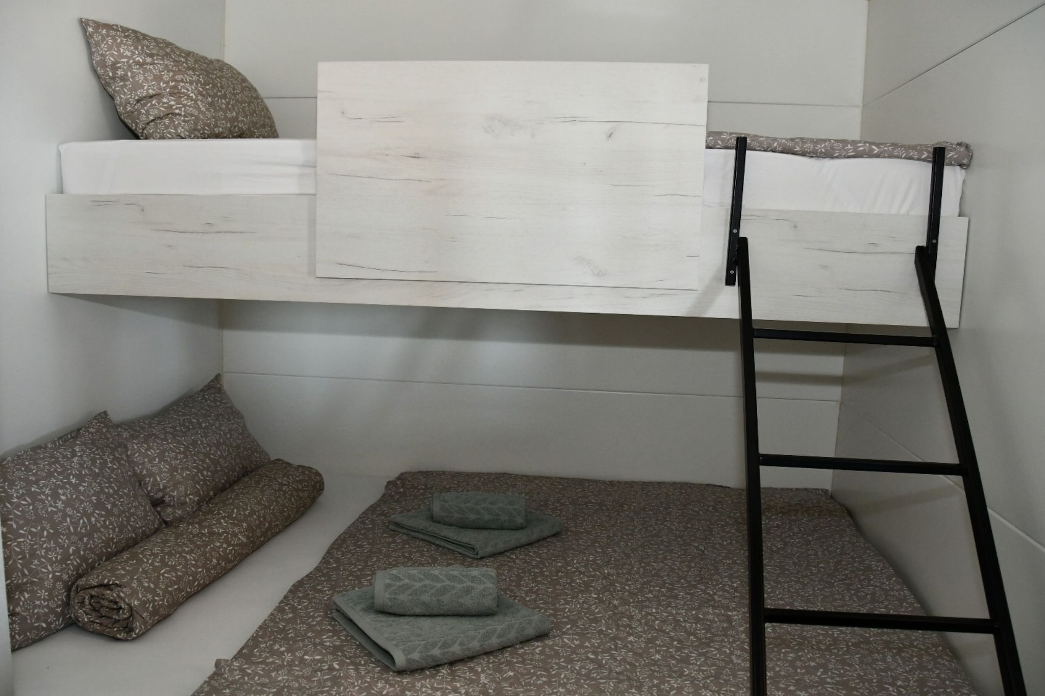 Mobile Home With Terrace And Sea View (Allegro)-Bedroom