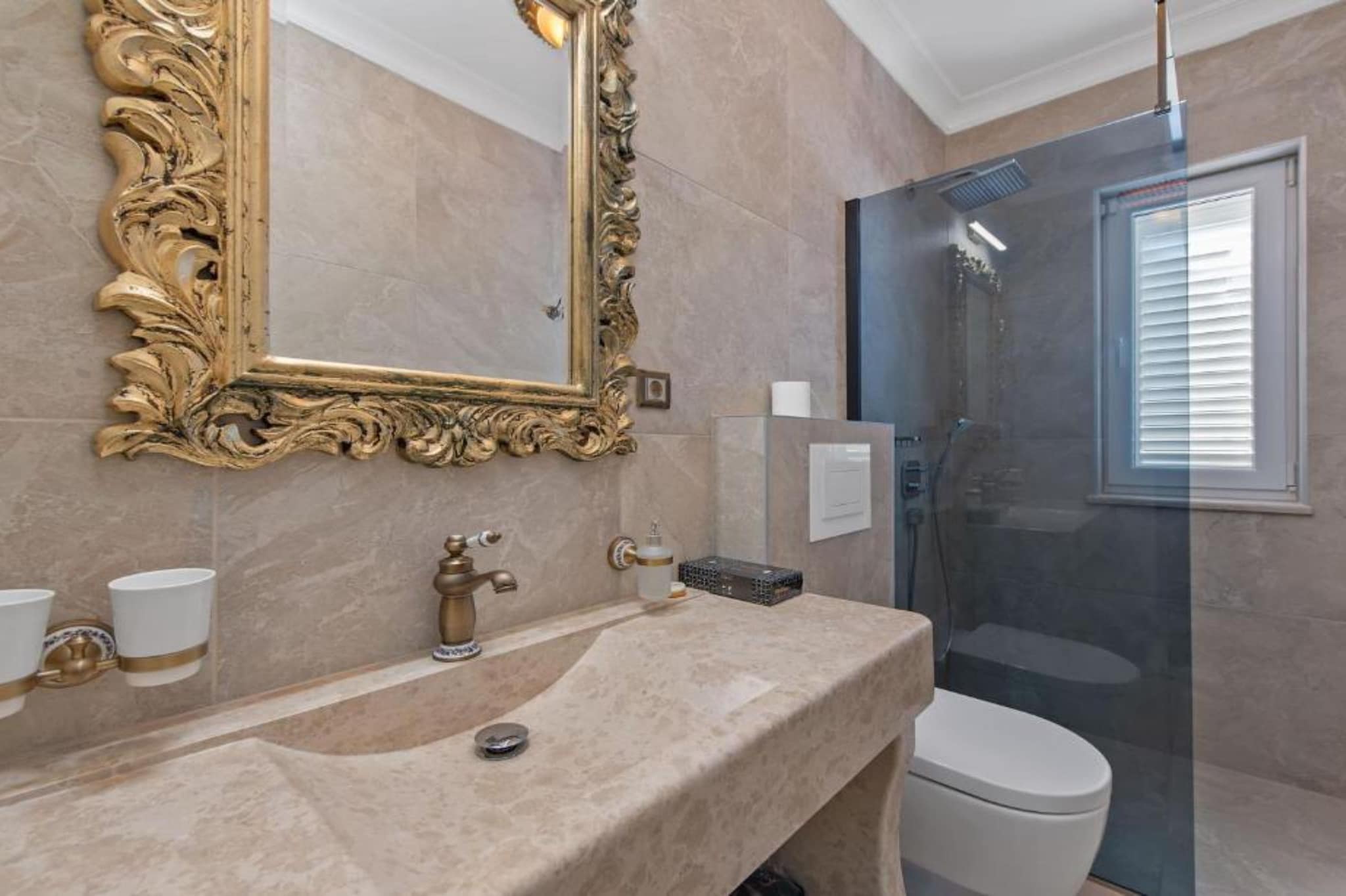 Villa Carolus in Vodice - Five Bedroom Villa with Terrace and Swimming pool-Badkamer