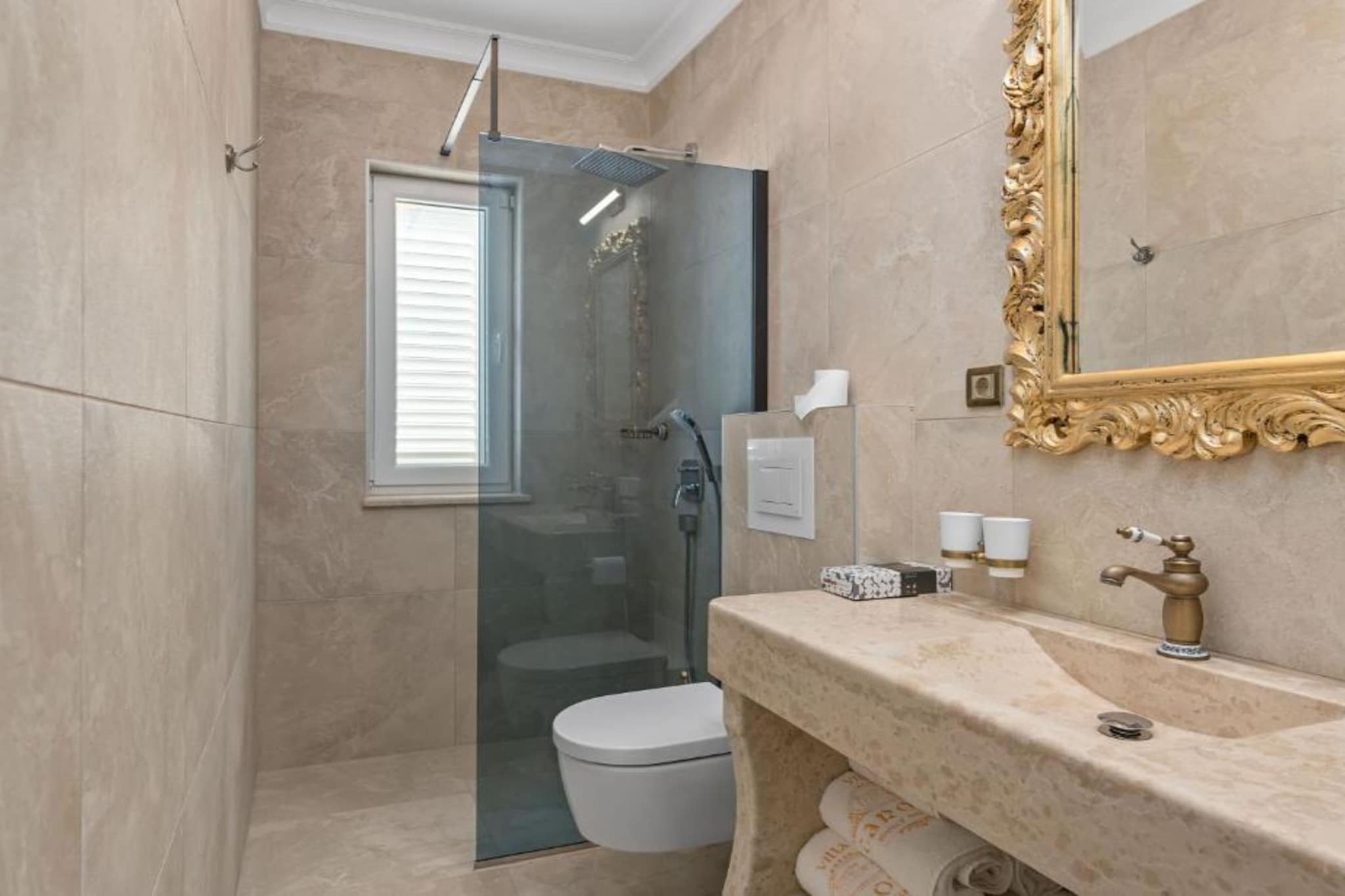 Villa Carolus in Vodice - Five Bedroom Villa with Terrace and Swimming pool-Badkamer