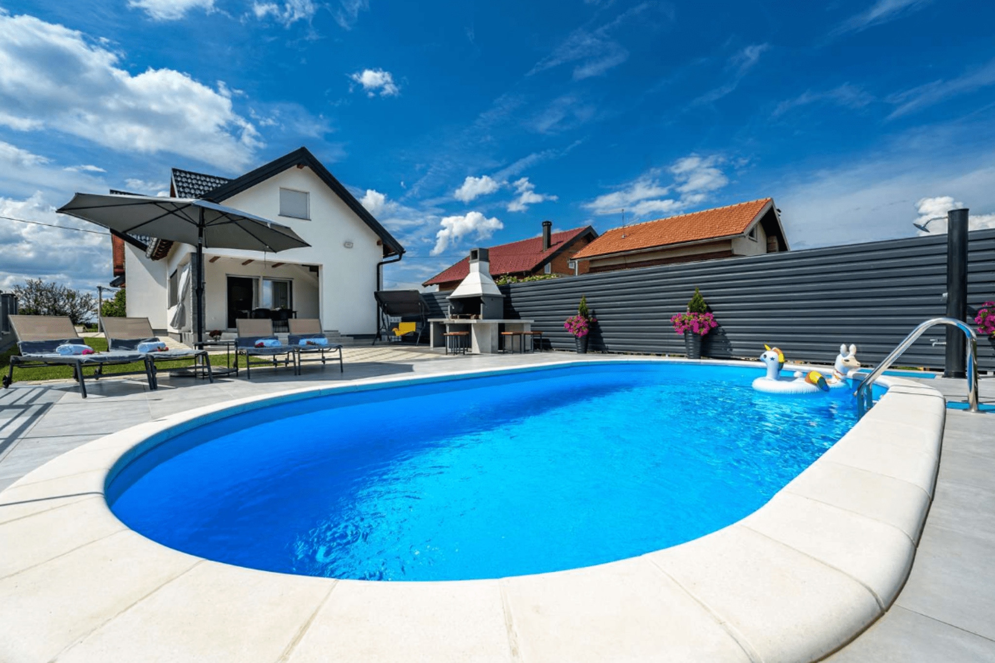Holiday Home Dom & San - Two Bedroom Holiday Home with Swimming pool-Zwembad
