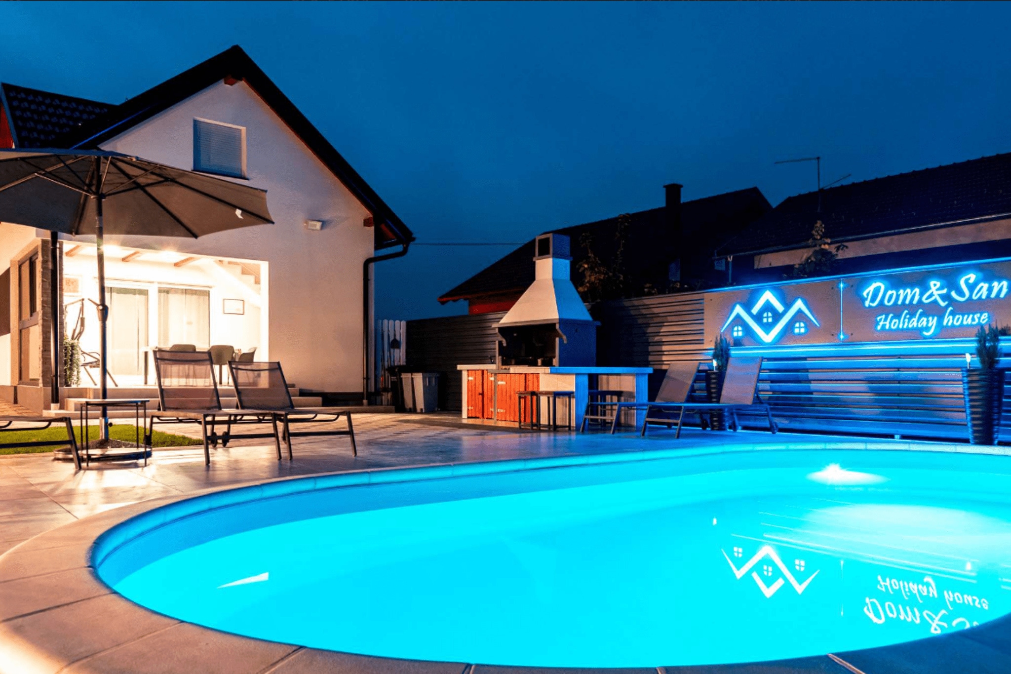 Holiday Home Dom & San - Two Bedroom Holiday Home with Swimming pool-Zwembad