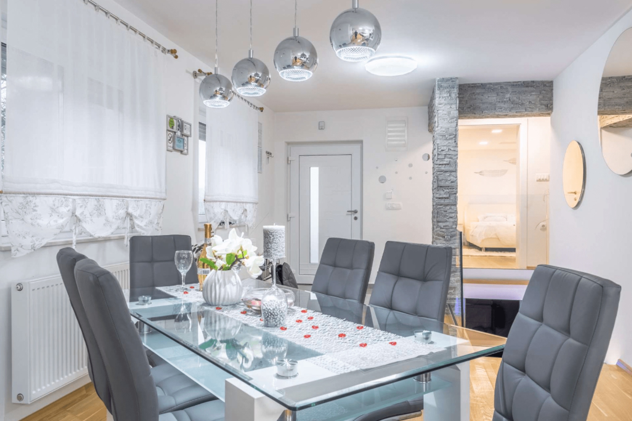 Holiday Home Dom & San - Two Bedroom Holiday Home with Swimming pool-Eetkamer
