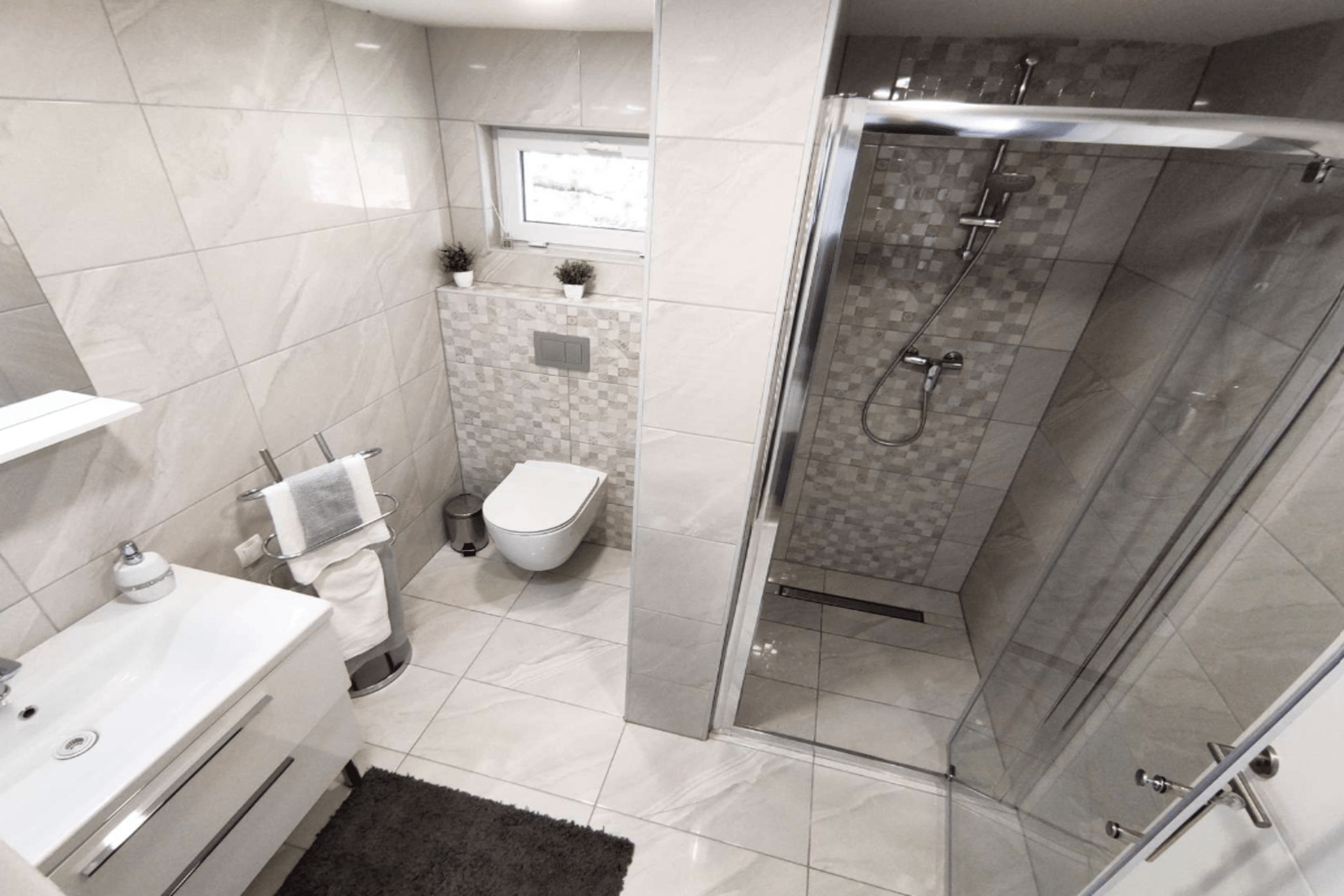 Holiday Home Dom & San - Two Bedroom Holiday Home with Swimming pool-Badkamer