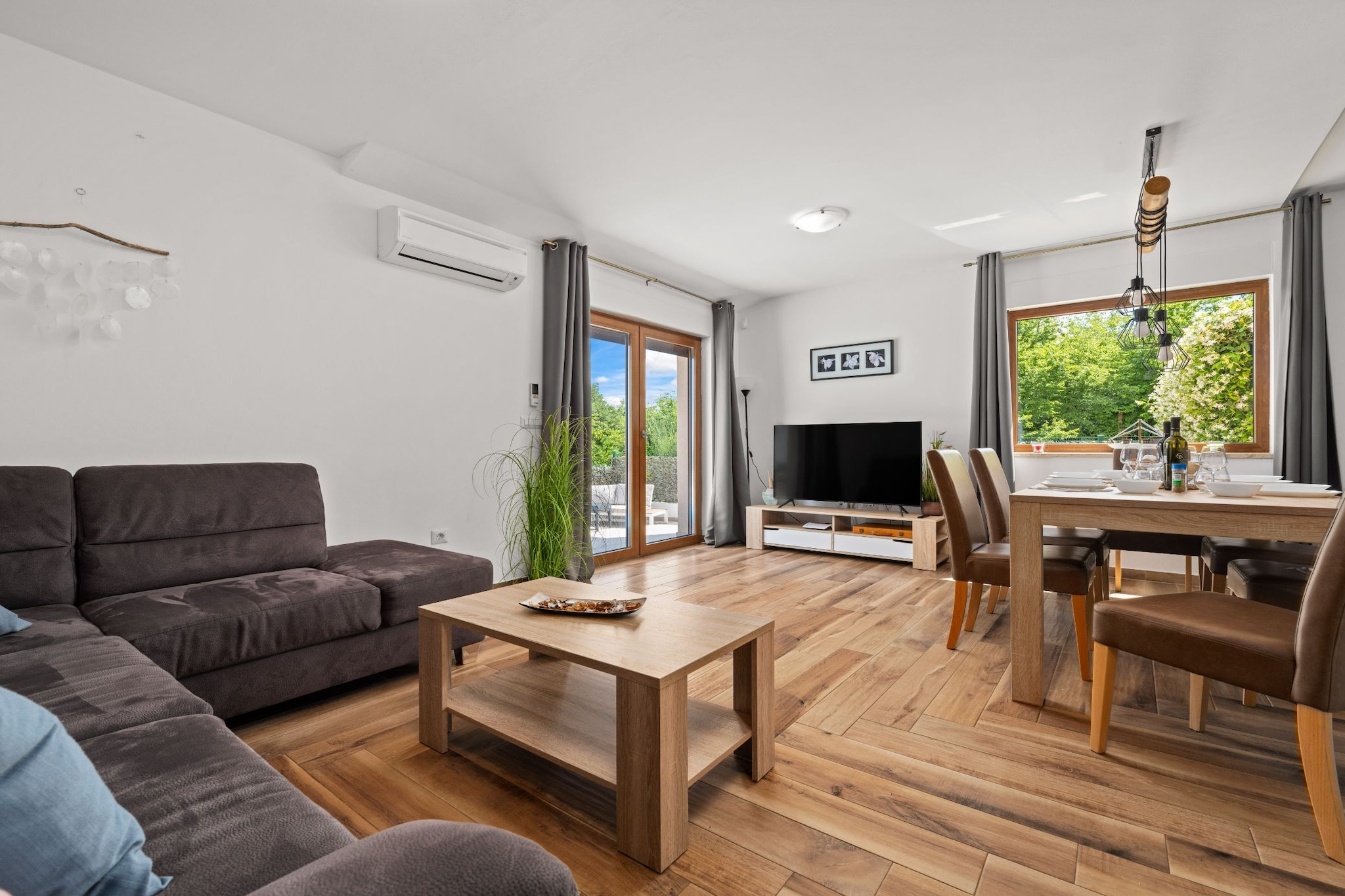 Holiday Home Mlačić - Three Bedroom Holiday Home with Pool