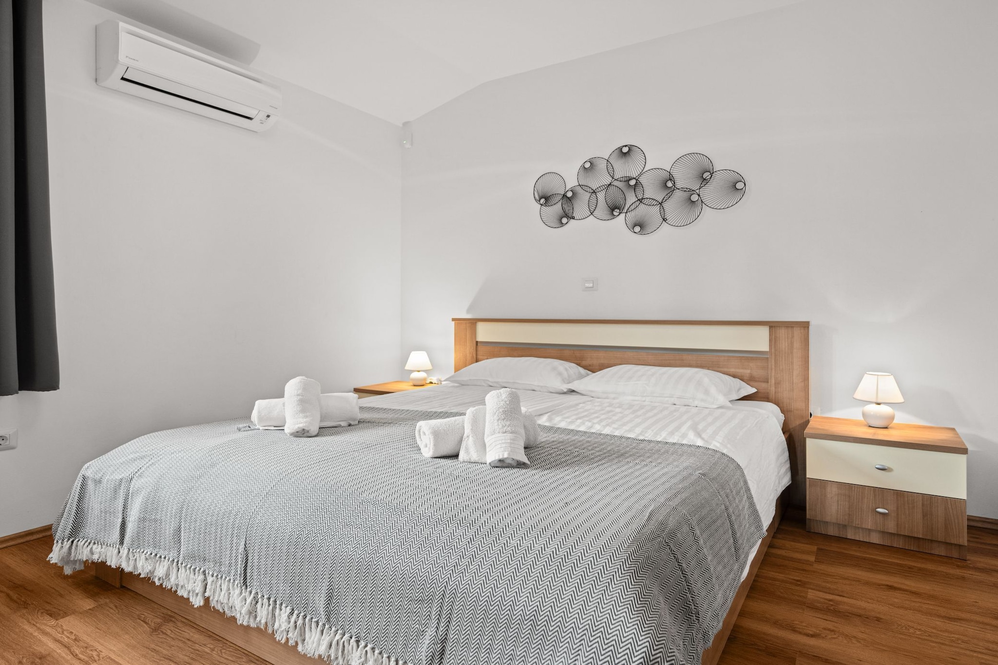 Holiday Home Mlačić - Three Bedroom Holiday Home with Pool-Slaapkamer