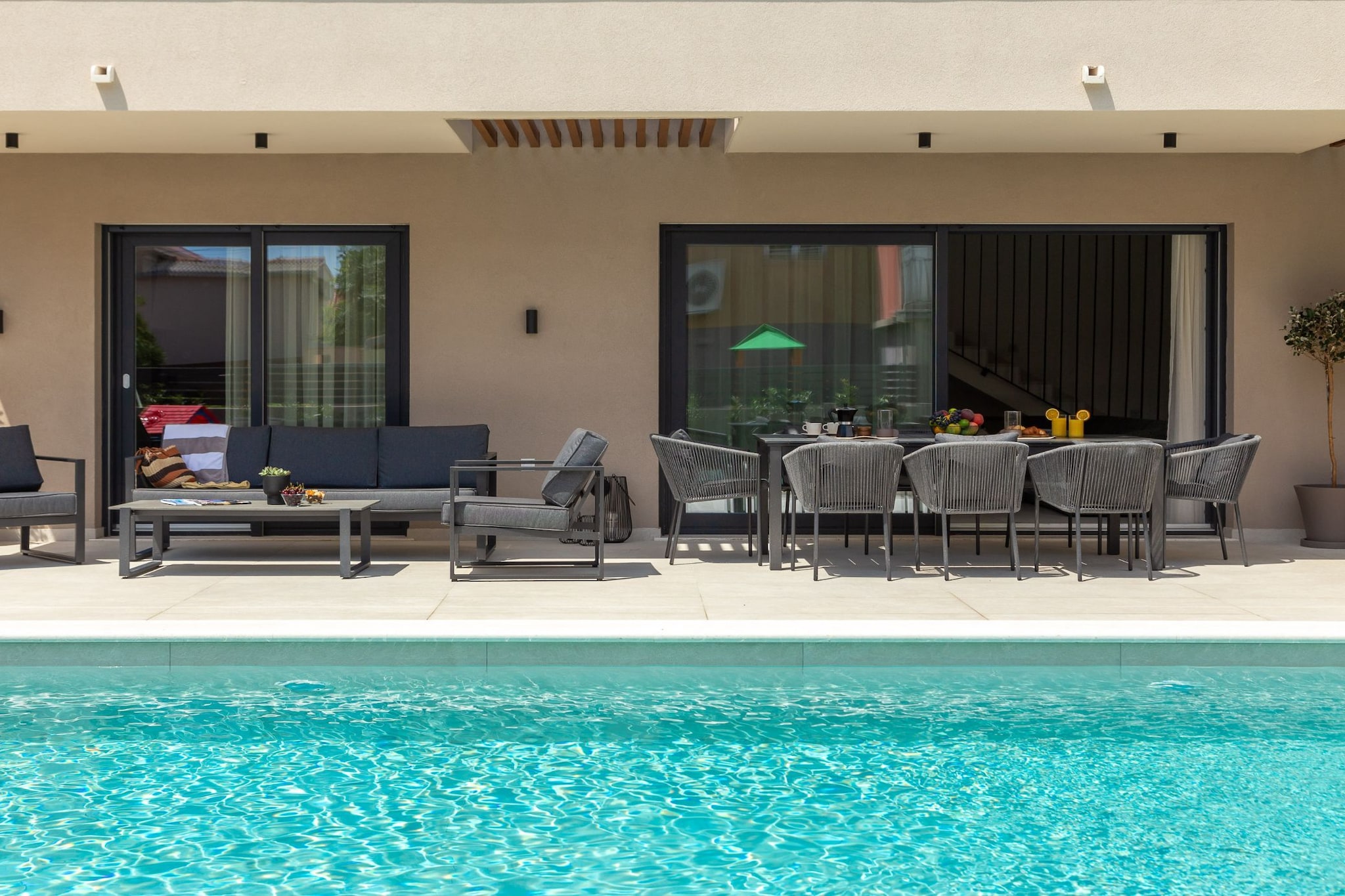 Villa Prima Lux - Four Bedroom Villa with Pool-Piscine