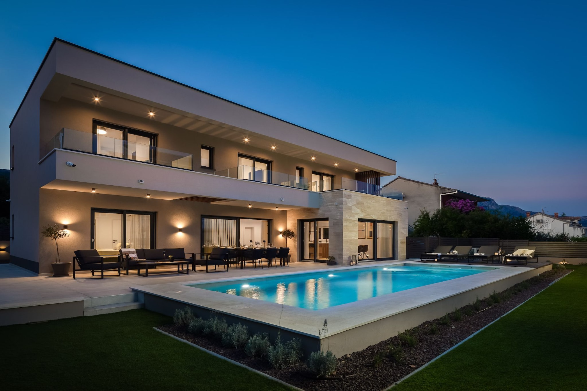 Villa Prima Lux - Four Bedroom Villa with Pool-Piscine