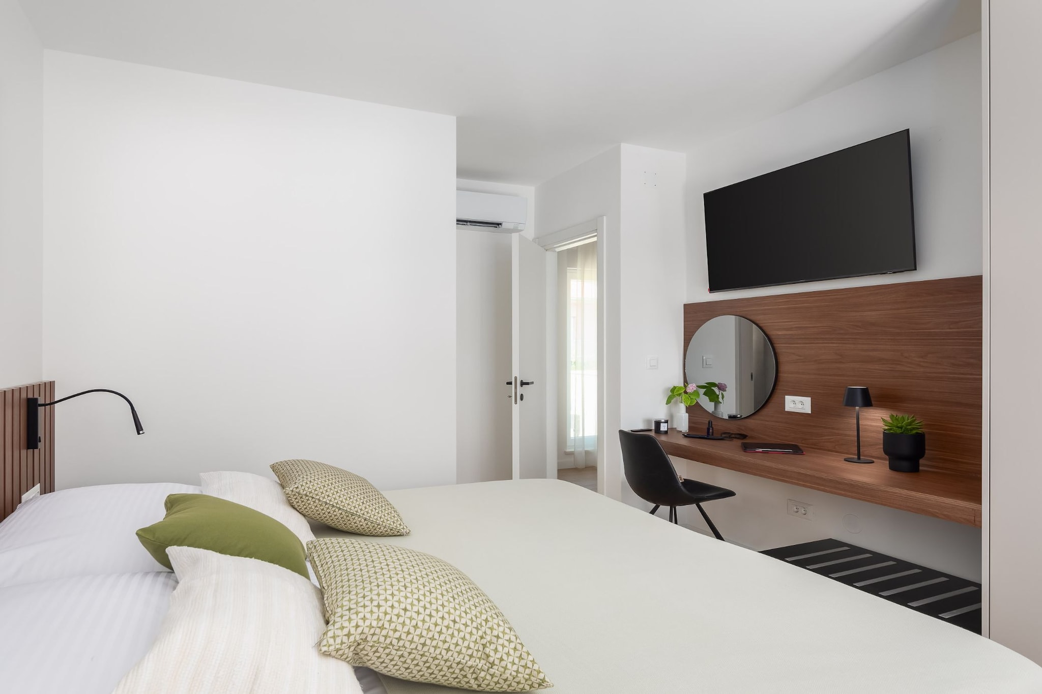 Villa Prima Lux - Four Bedroom Villa with Pool-Chambre