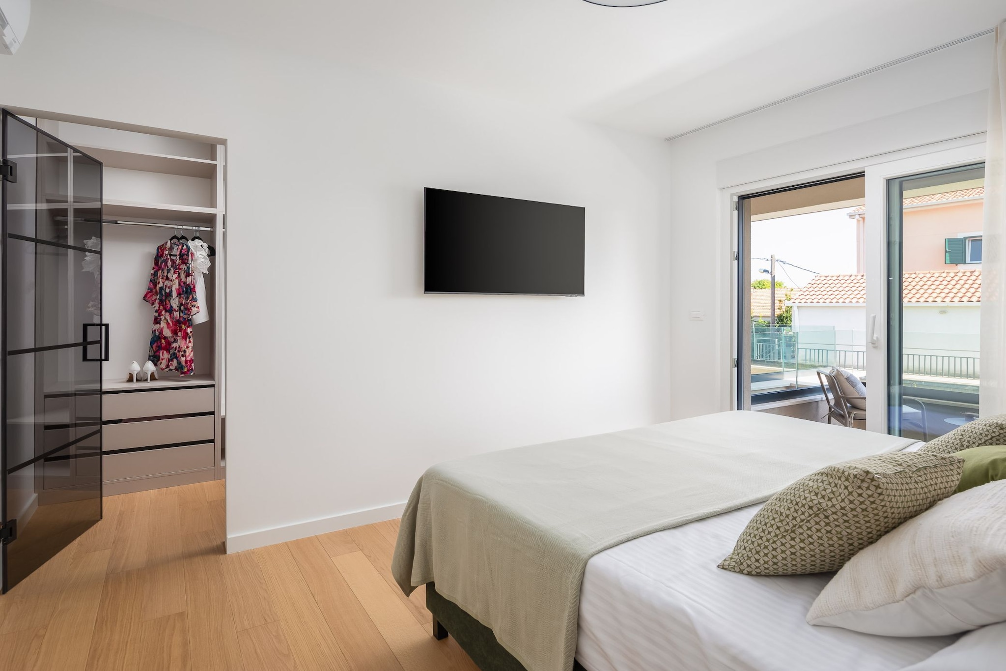 Villa Prima Lux - Four Bedroom Villa with Pool-Chambre