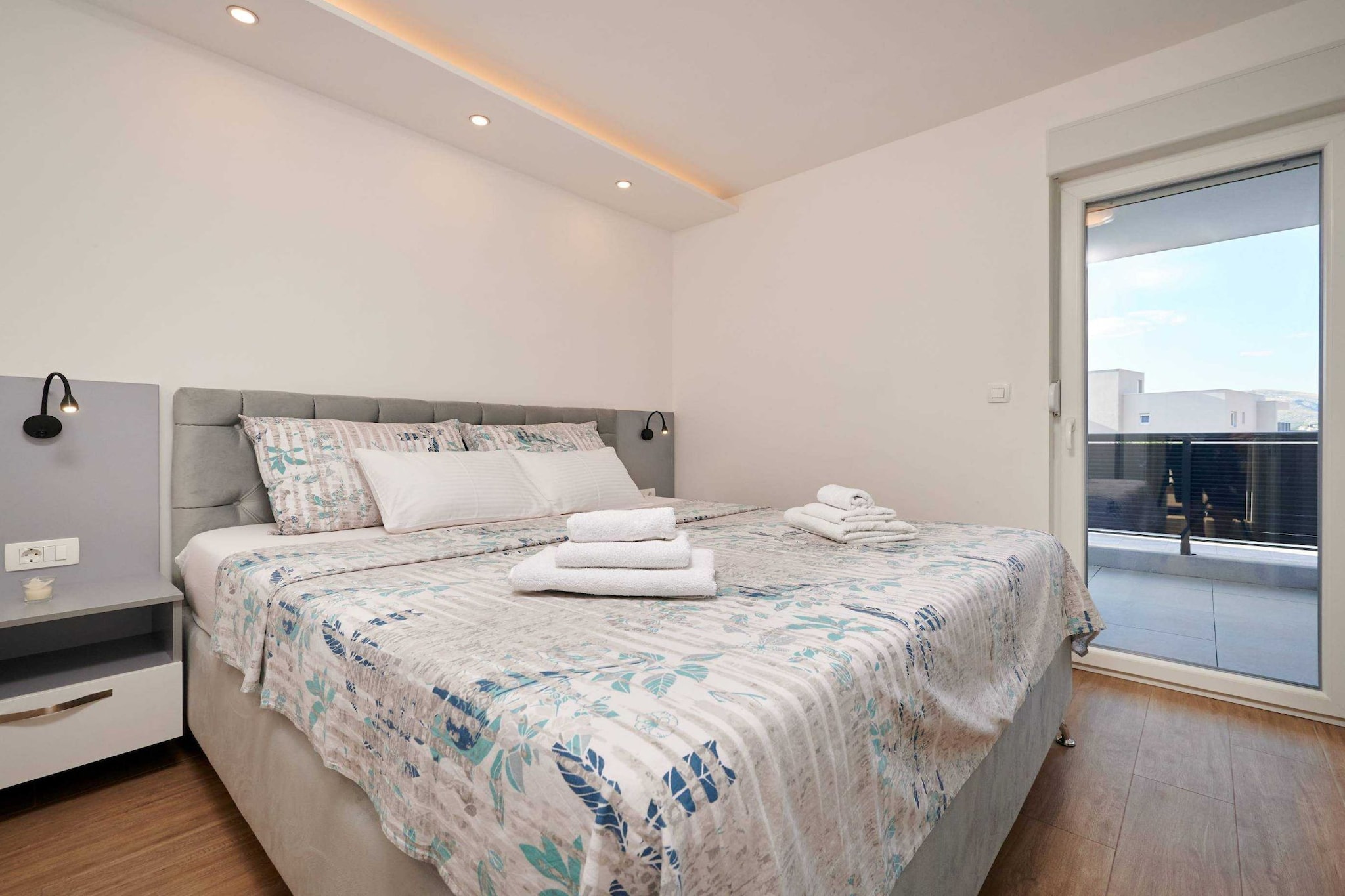 Exclusive Okrug Gornji Apartment with Shared Pool - Two bedroom Apartment with Shared Pool-Bedroom