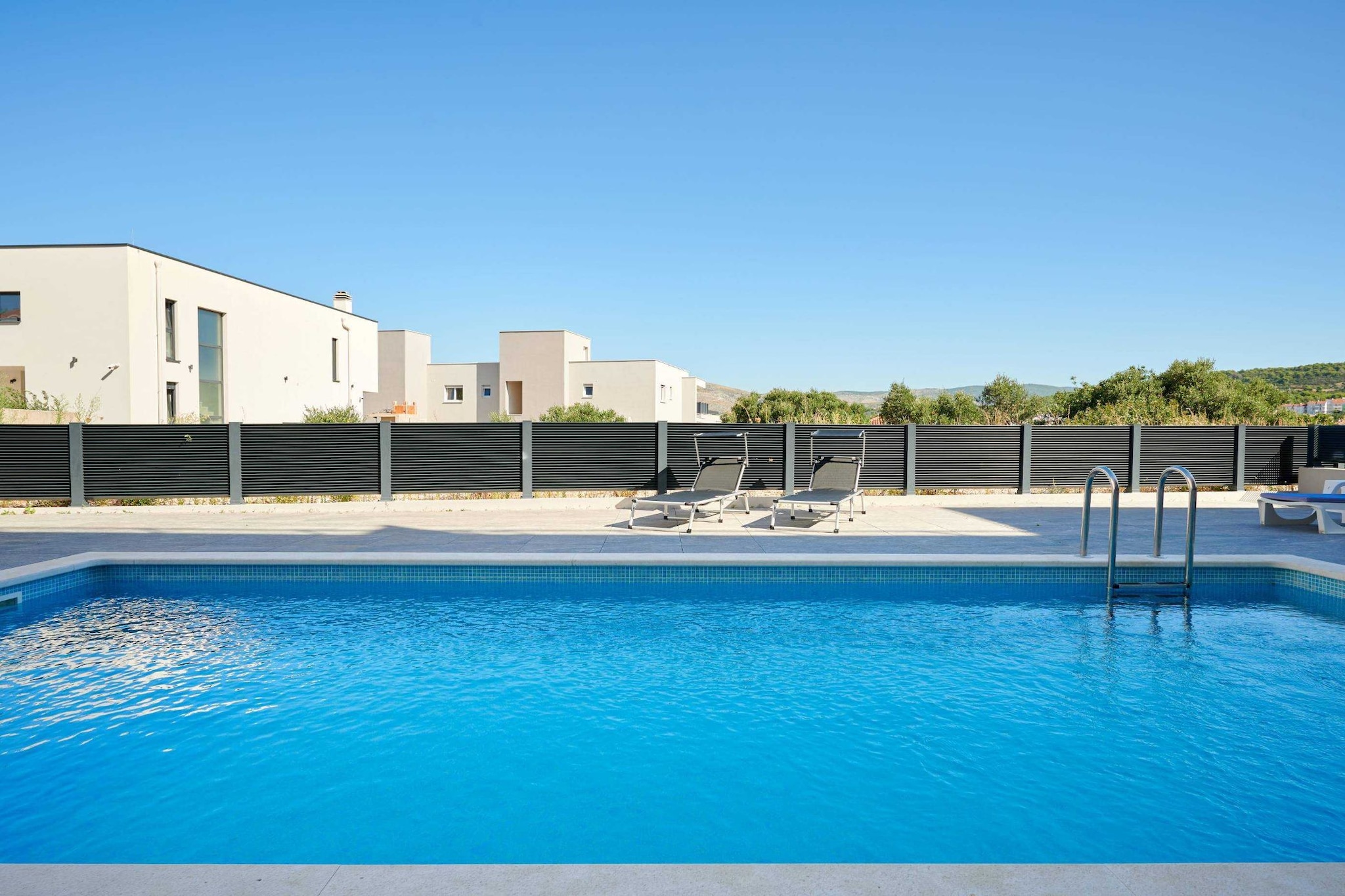 Exclusive Okrug Gornji Apartment with Shared Pool - Two bedroom Apartment with Shared Pool-Pool