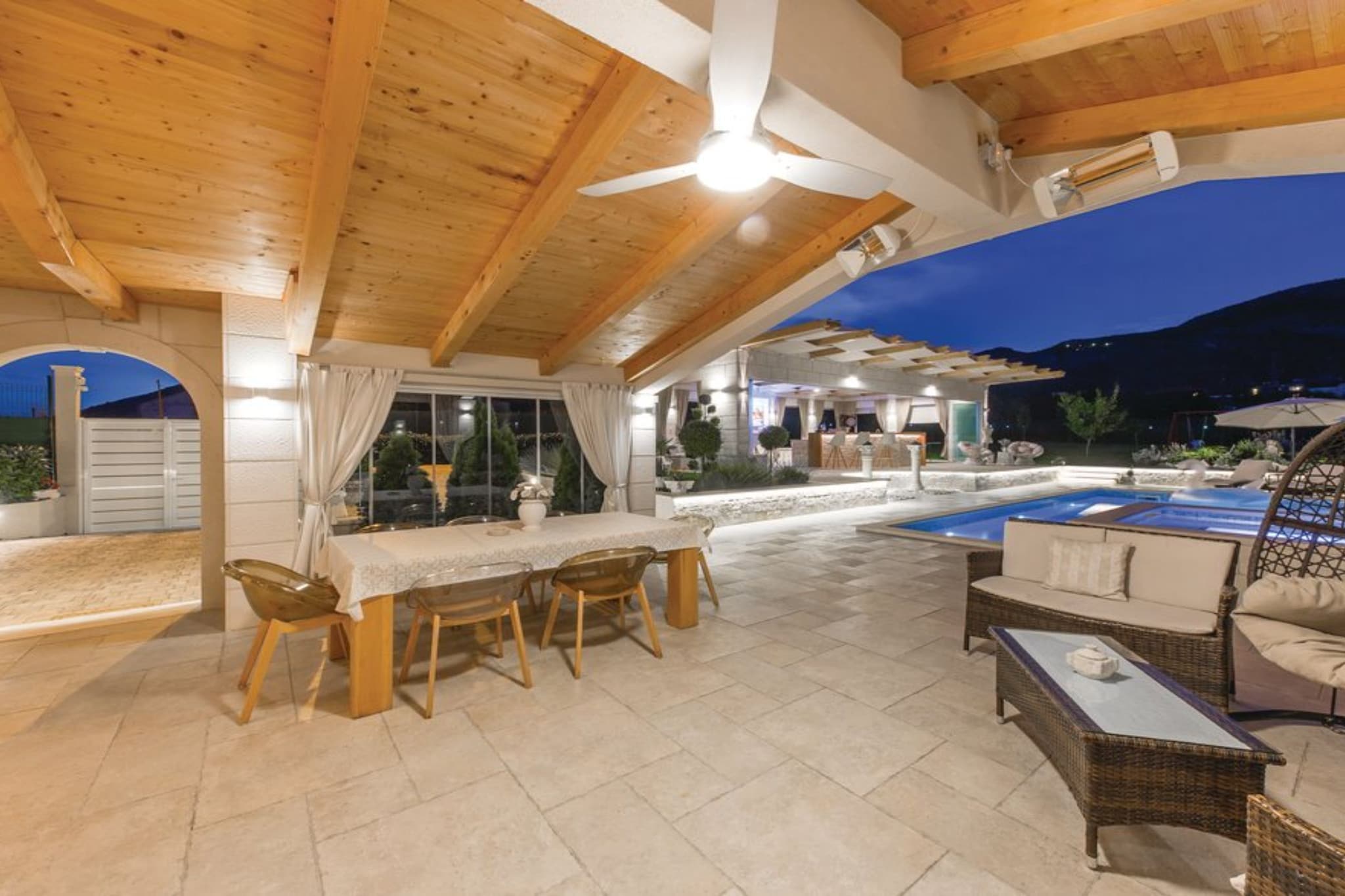 Luxury Villa MaLo - Holiday Home-Outdoor