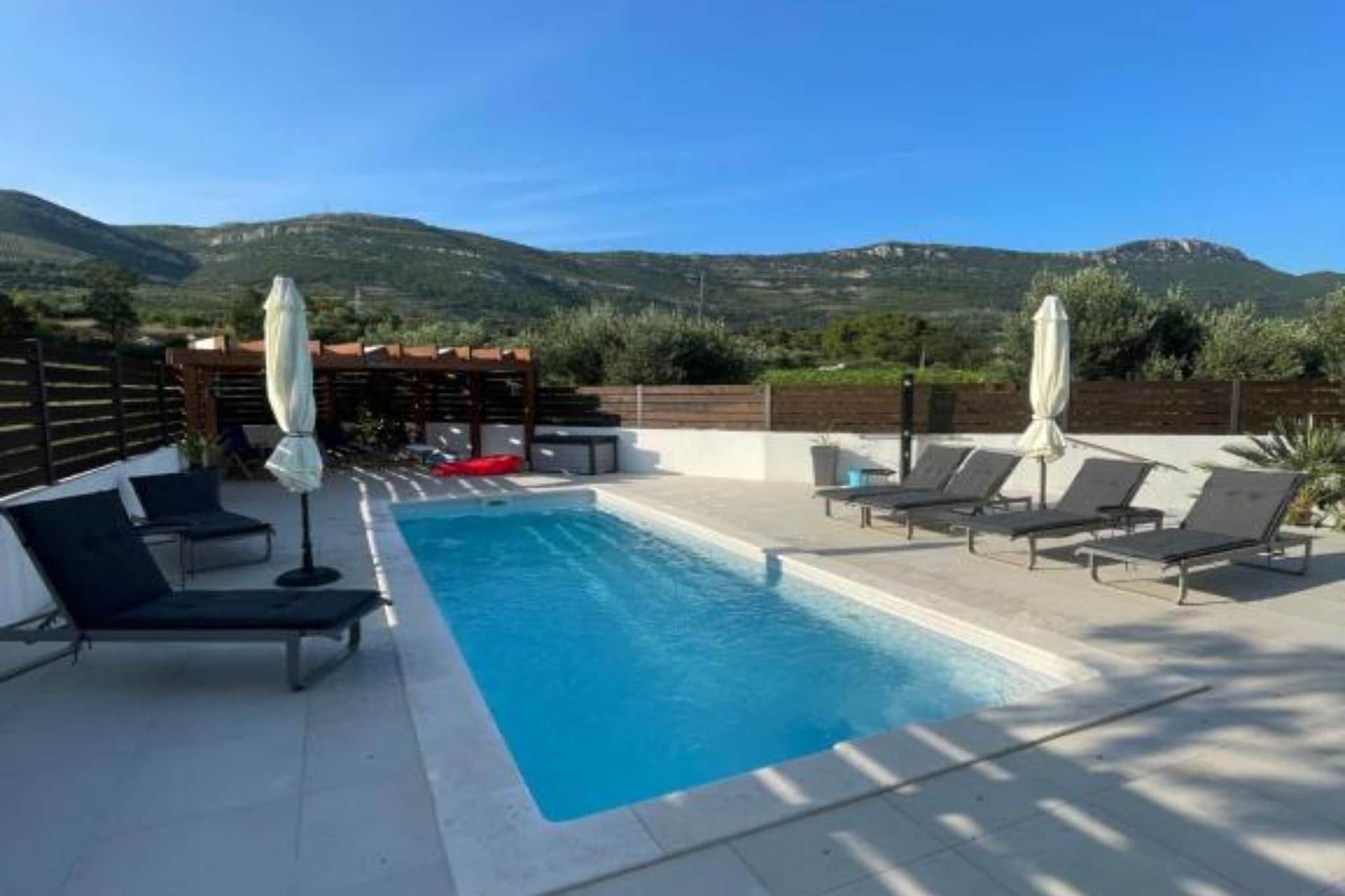 Holiday Home Villa-Pool