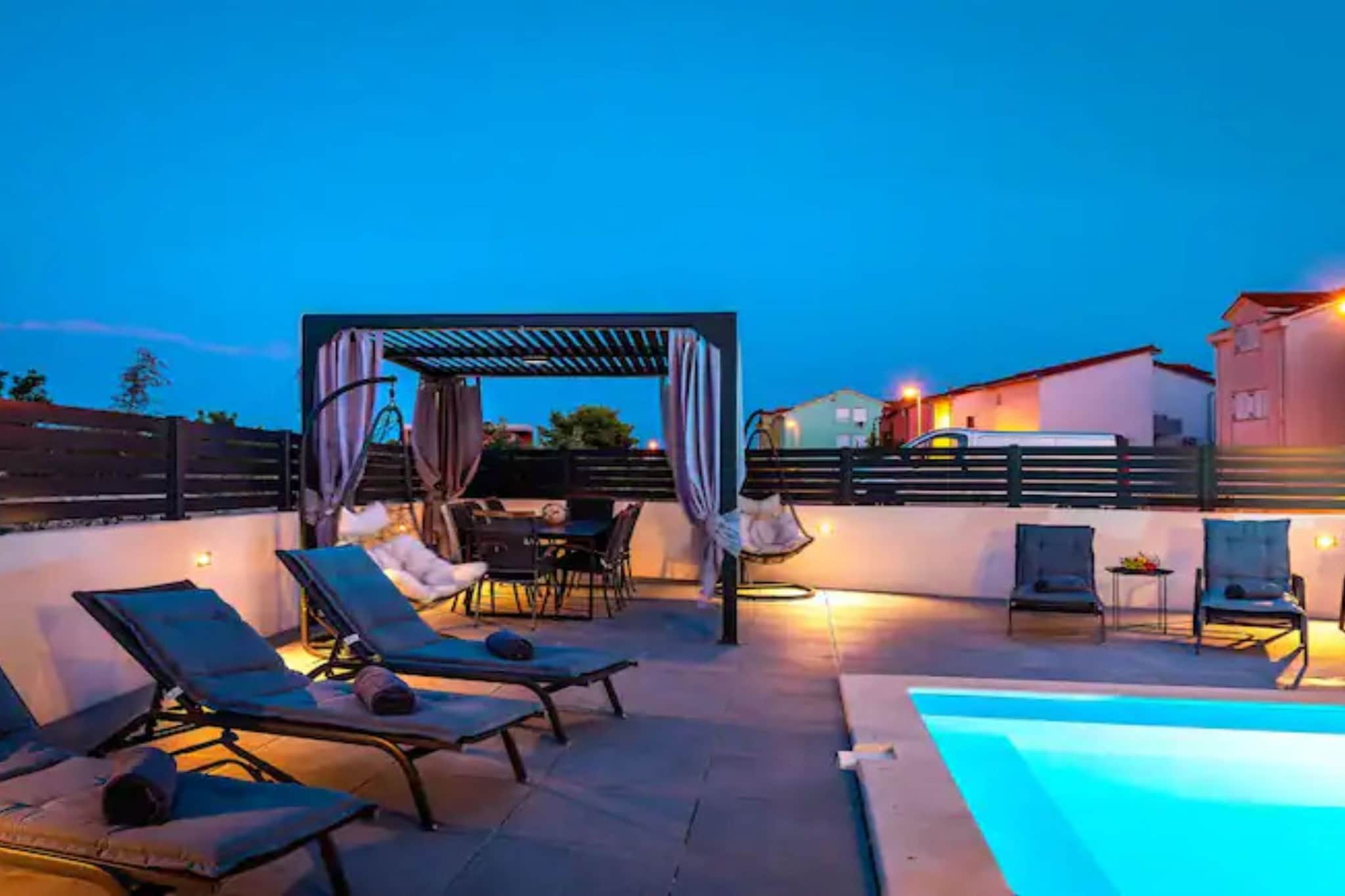 Villa  With Pool-Piscine