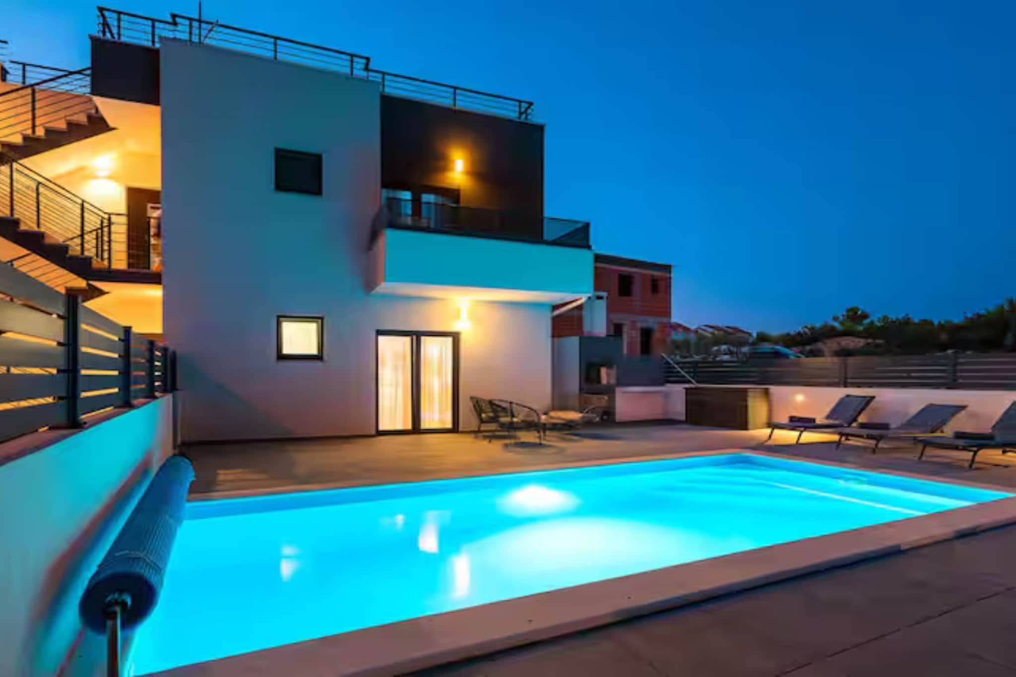 Villa  With Pool-Piscine