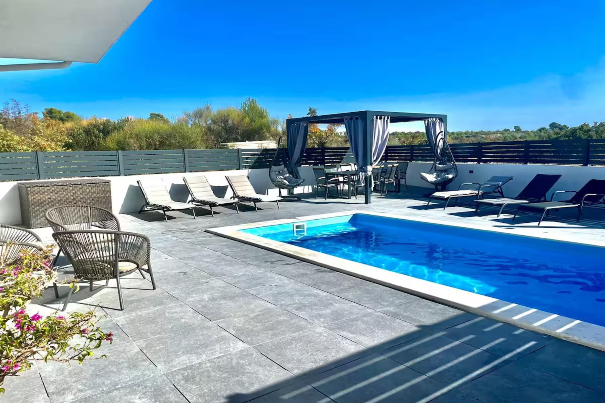 Villa  With Pool-Piscine