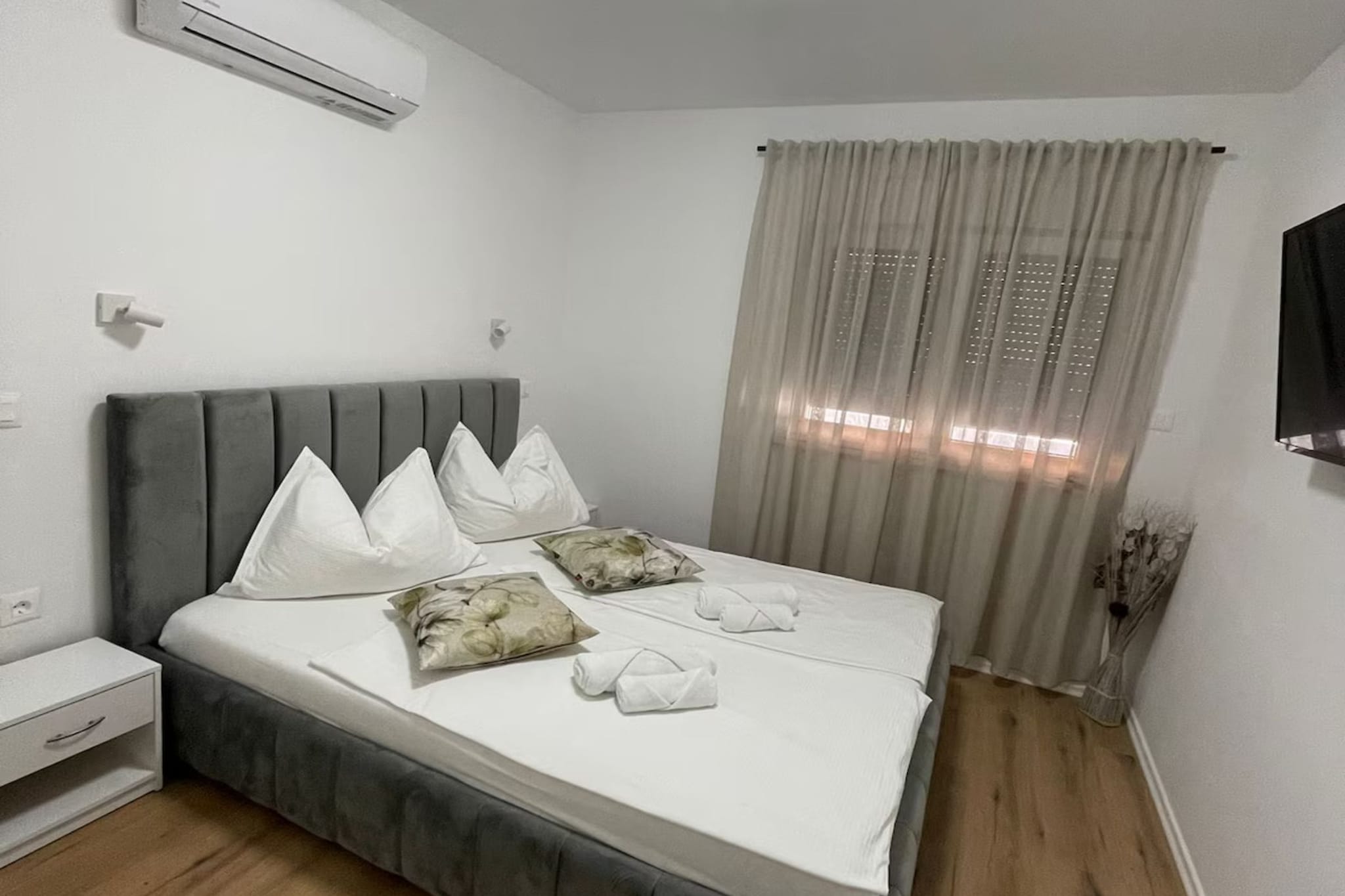 Villa  With Pool-Chambre