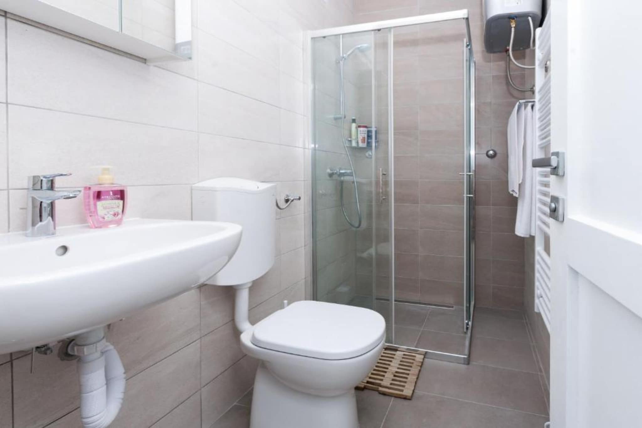 Romantic Studio in Zadar with City and Garden Views One Bedroom Apartment