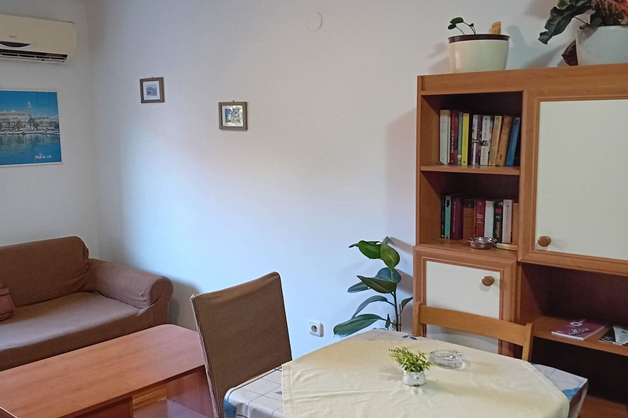 Apartments Petrova-Living room