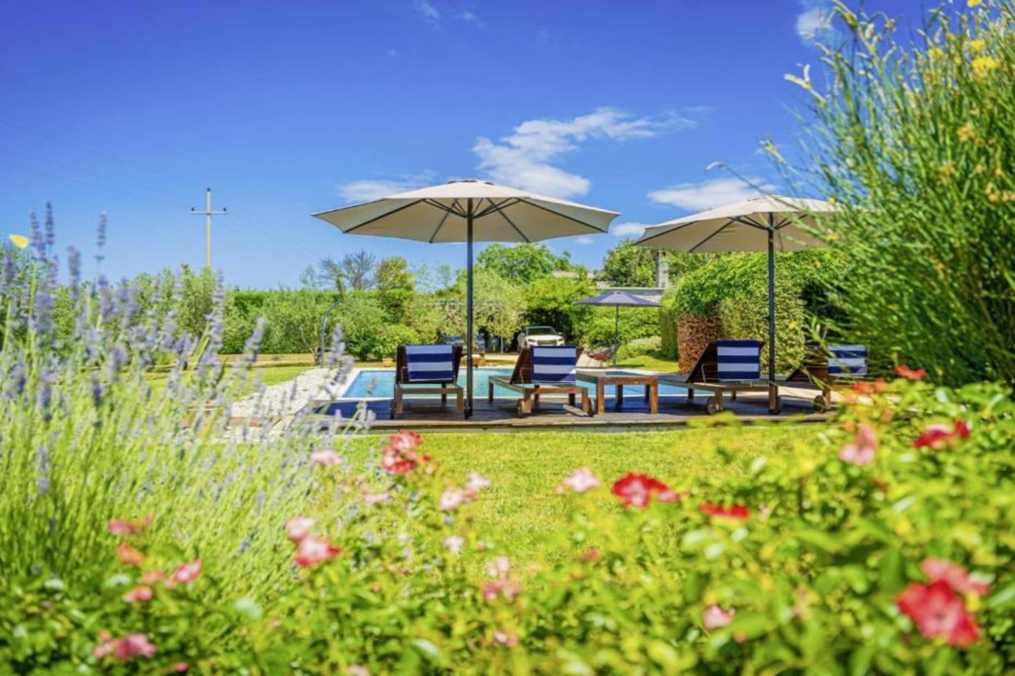 Poolside Grand Retreat Villa-Gardens summer
