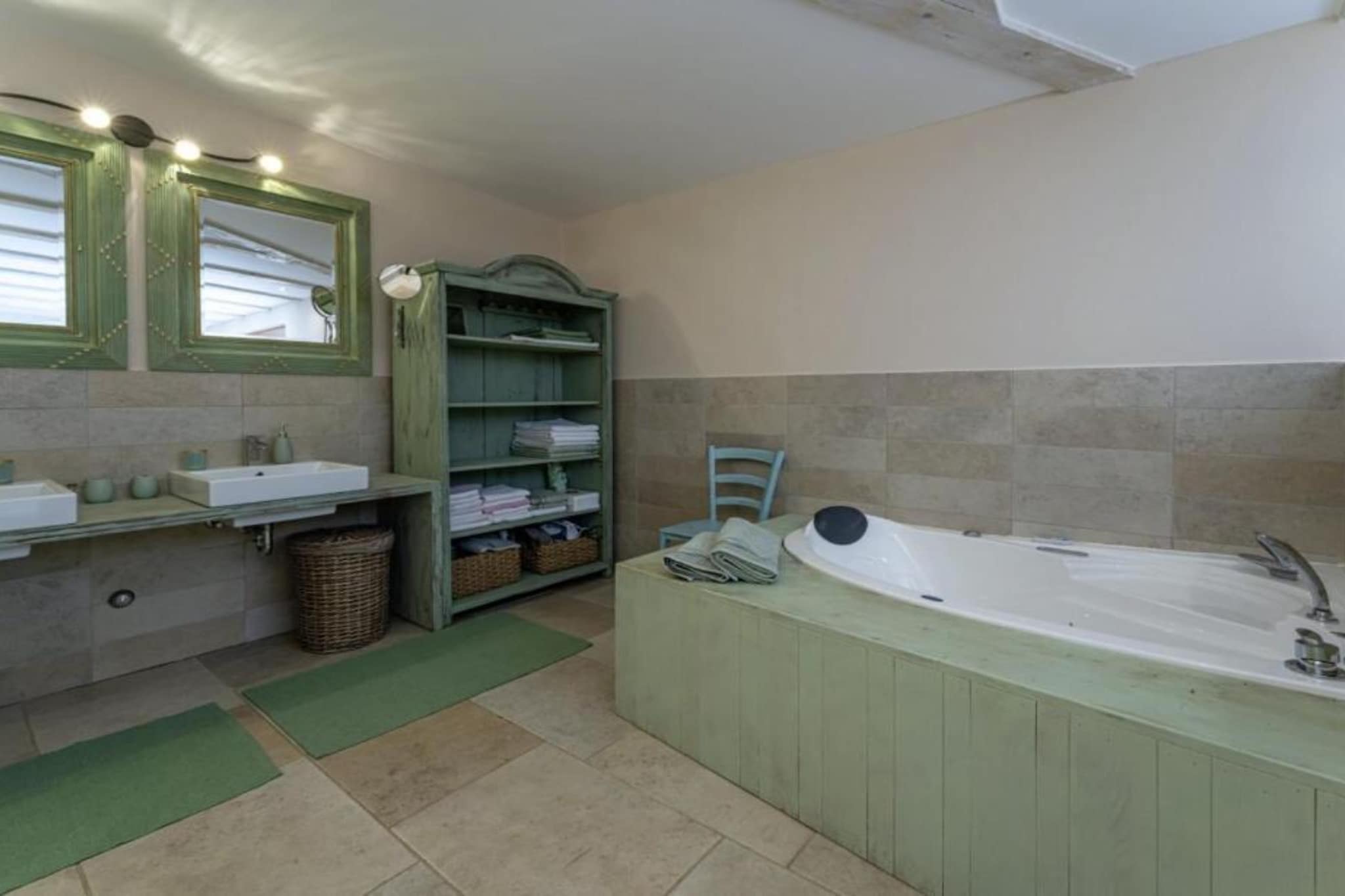 Poolside Grand Retreat Villa-Bathroom