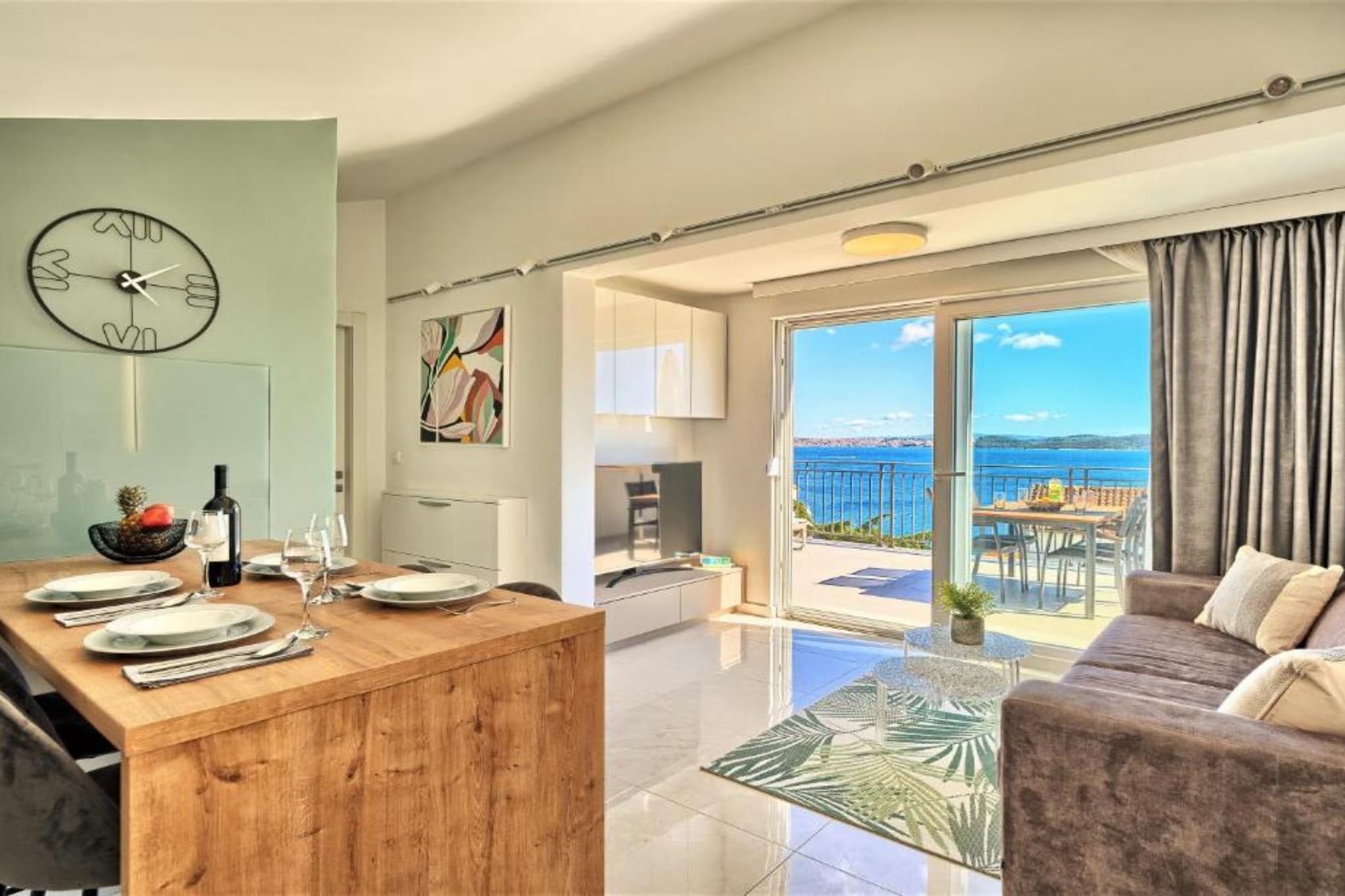 One-Bedroom Apartment With Terrace And Sea View