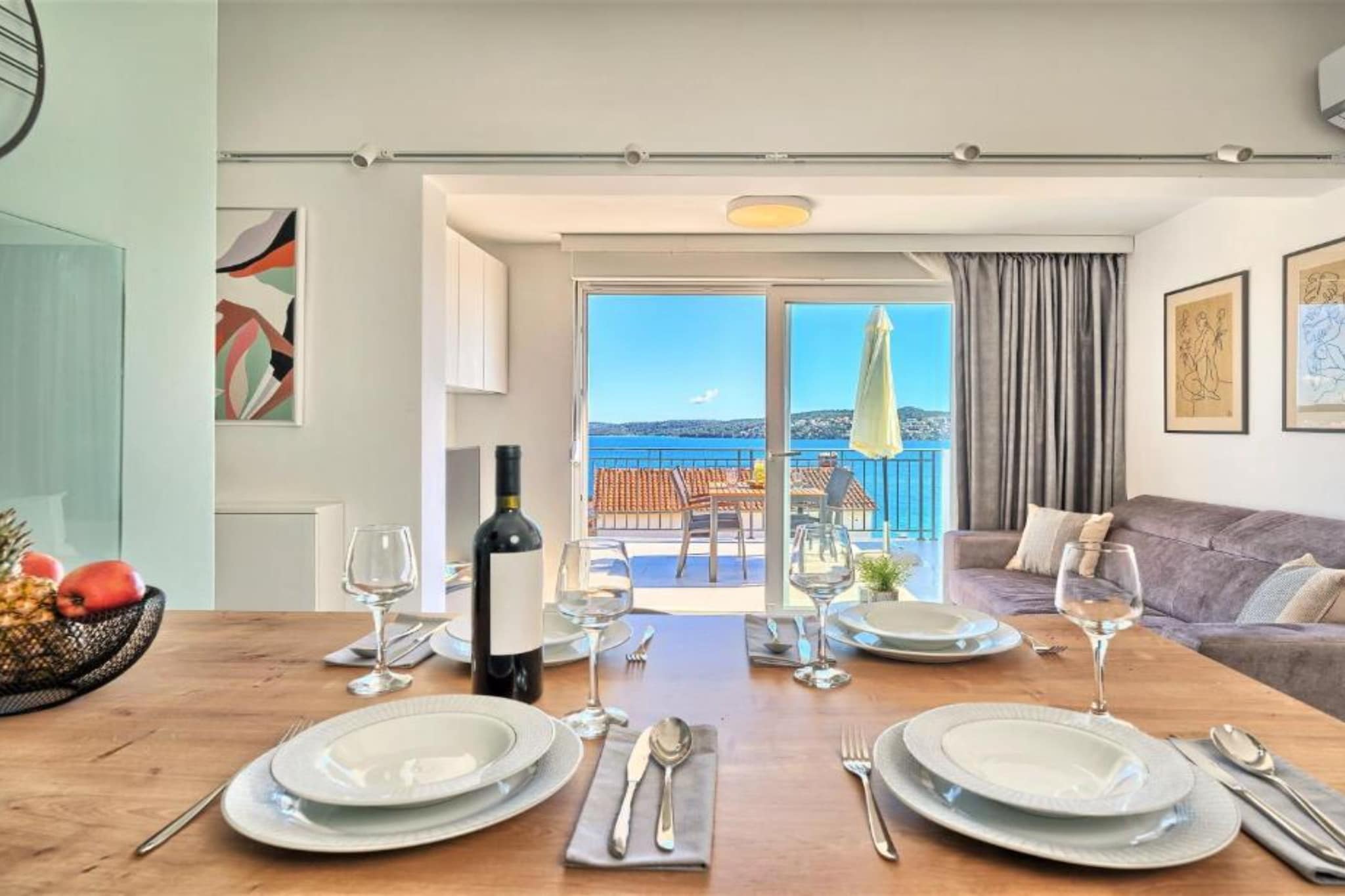 One-Bedroom Apartment With Terrace And Sea View