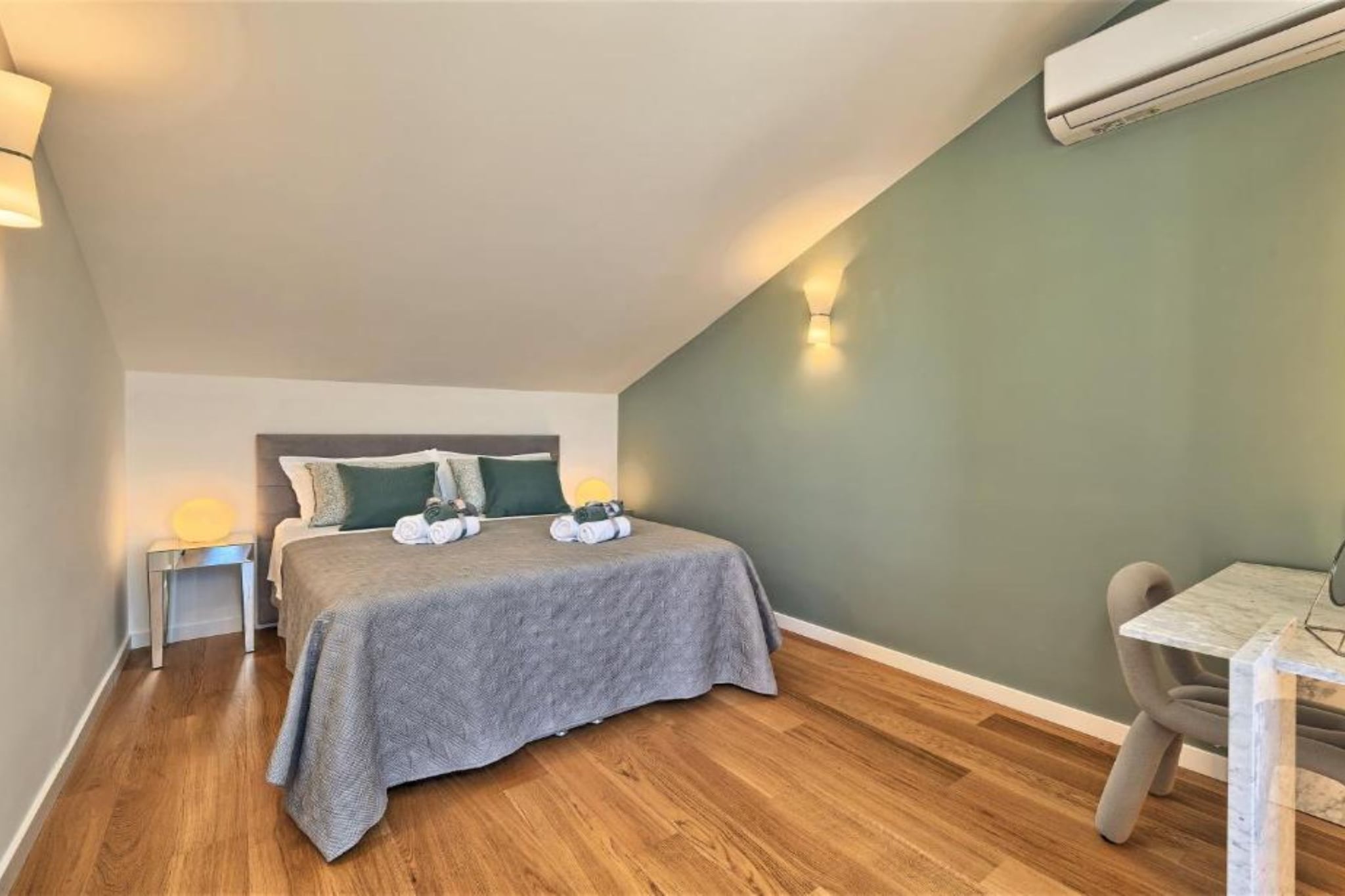 One-Bedroom Apartment With Terrace And Sea View-Slaapkamer