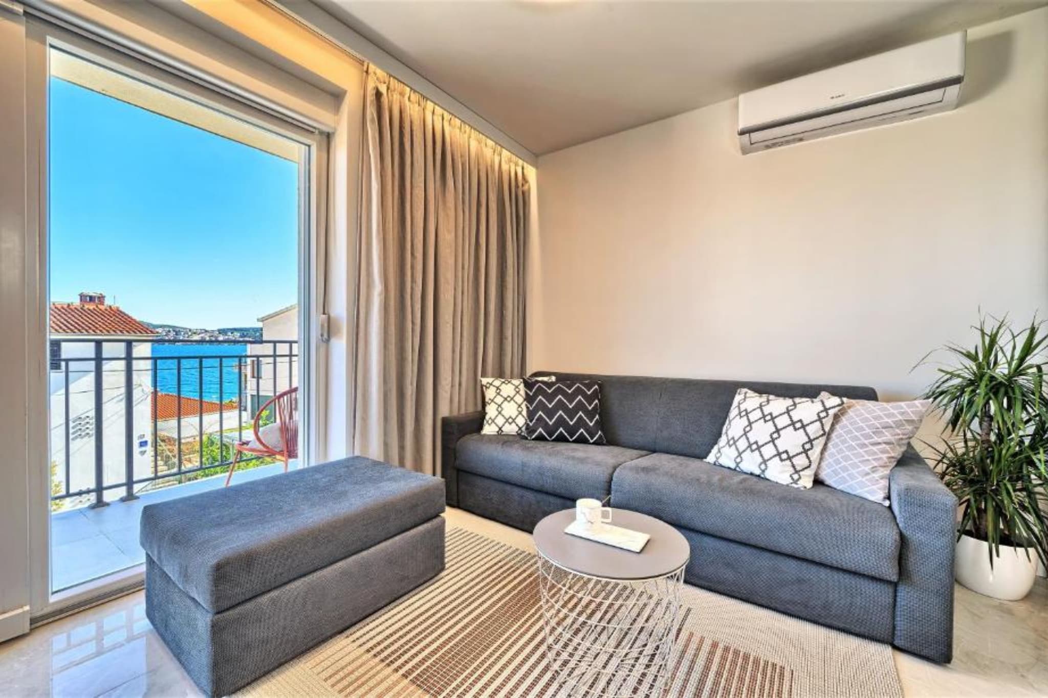 Two-Bedroom Apartment With Balcony And Sea View