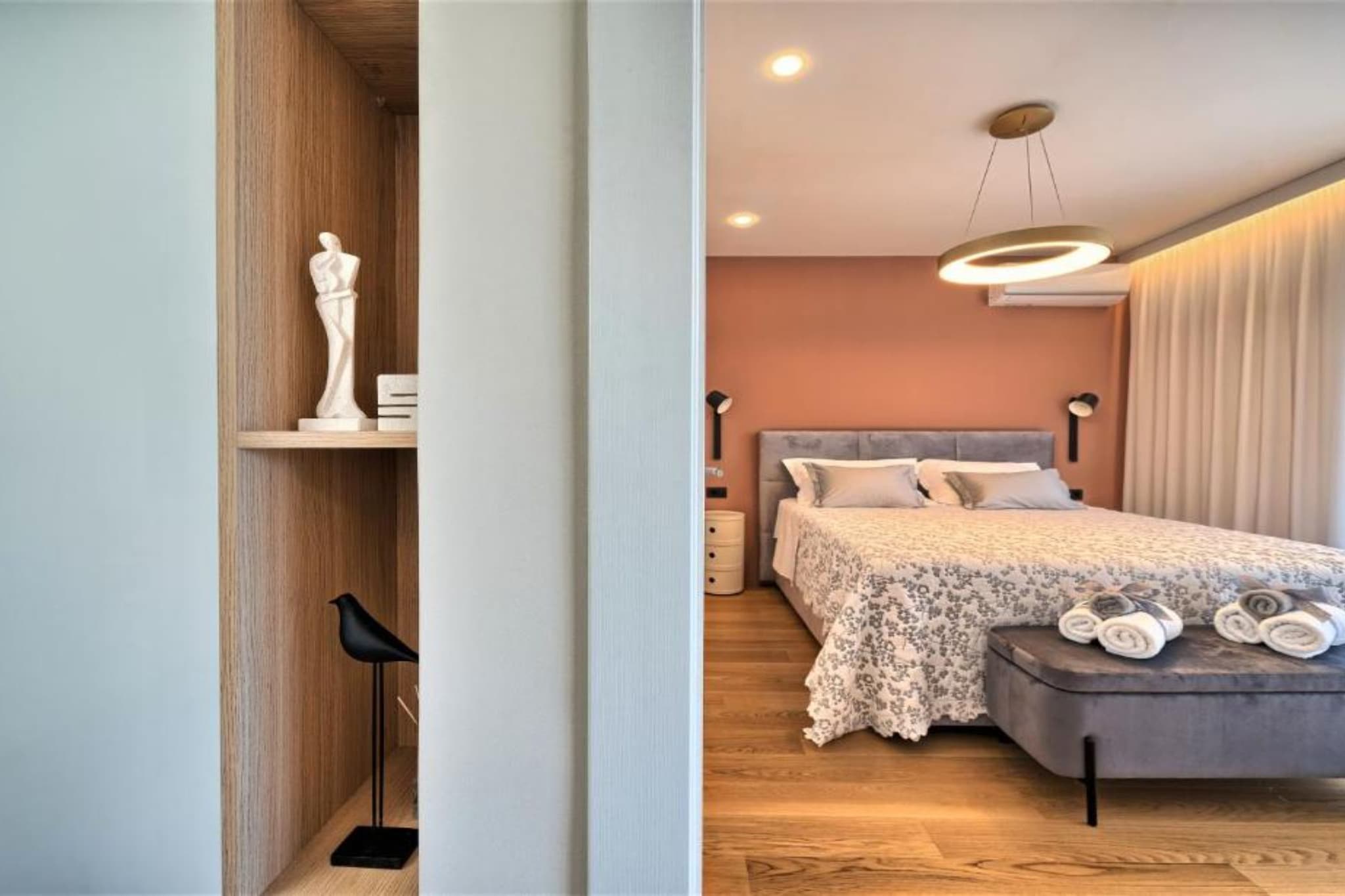 Two-Bedroom Apartment With Balcony And Sea View-Slaapkamer