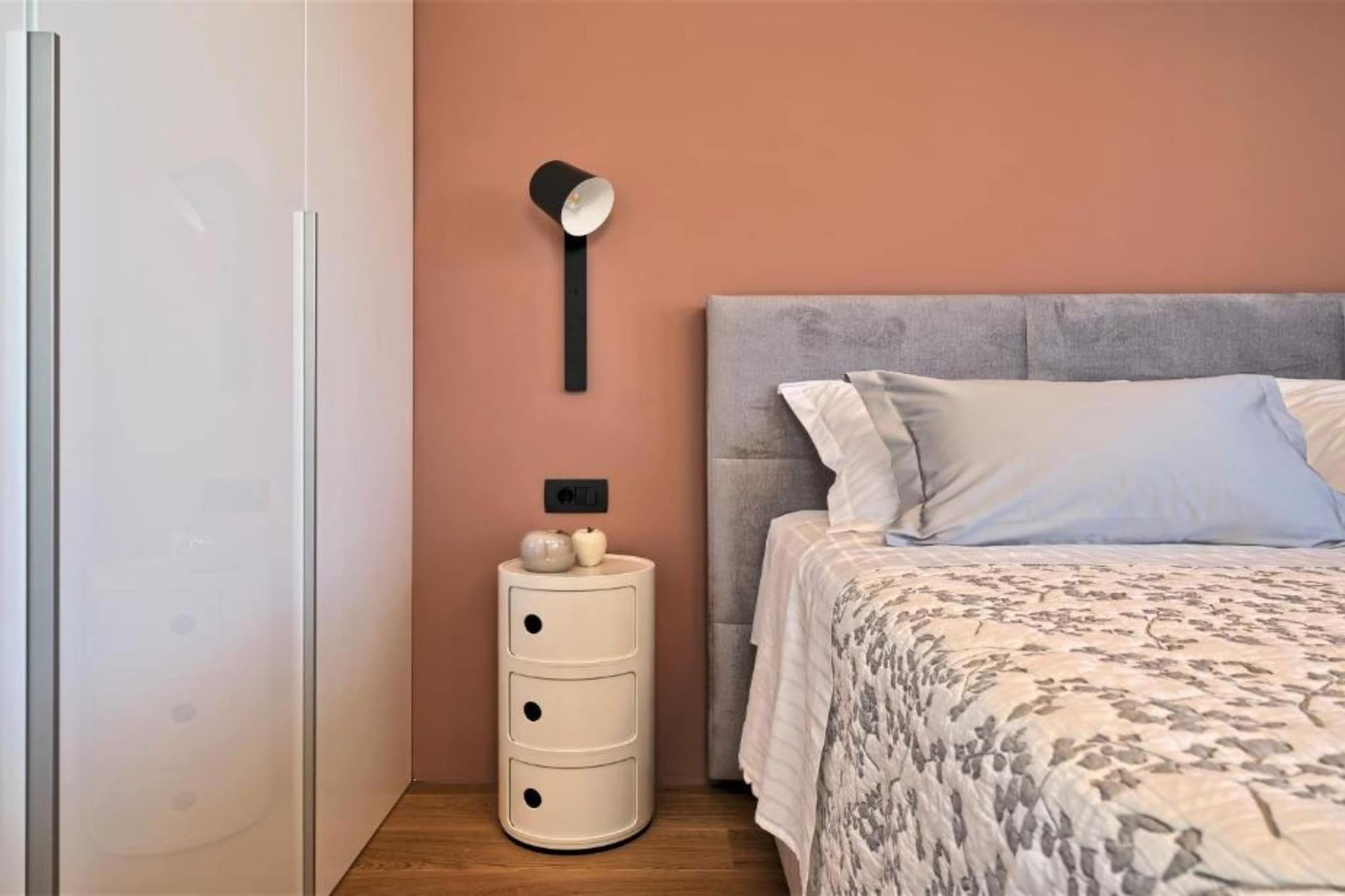 Two-Bedroom Apartment With Balcony And Sea View-Slaapkamer