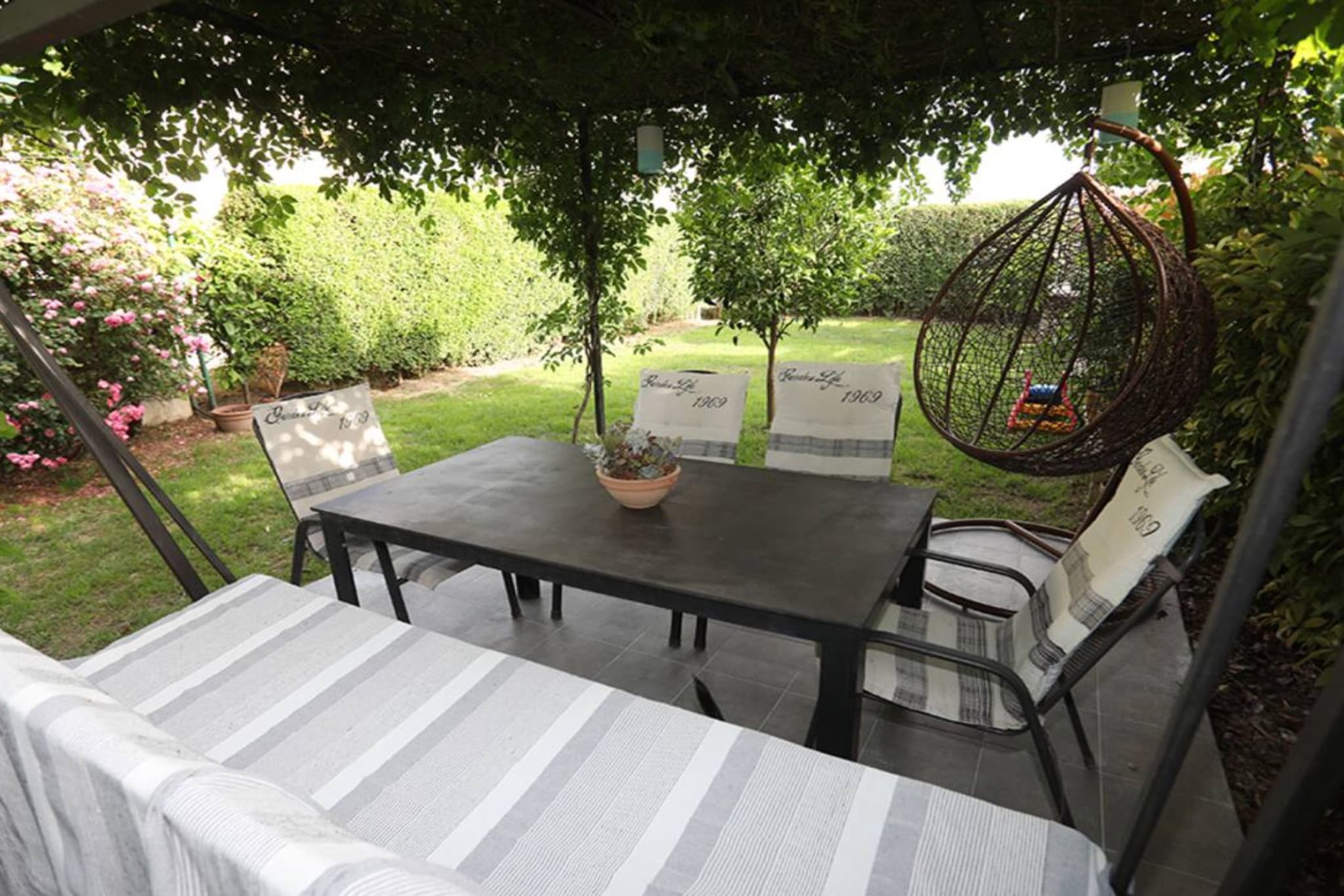Garden Oasis - Kaštel Lukšić - One Bedroom Apartment with Balcony-Ambiance