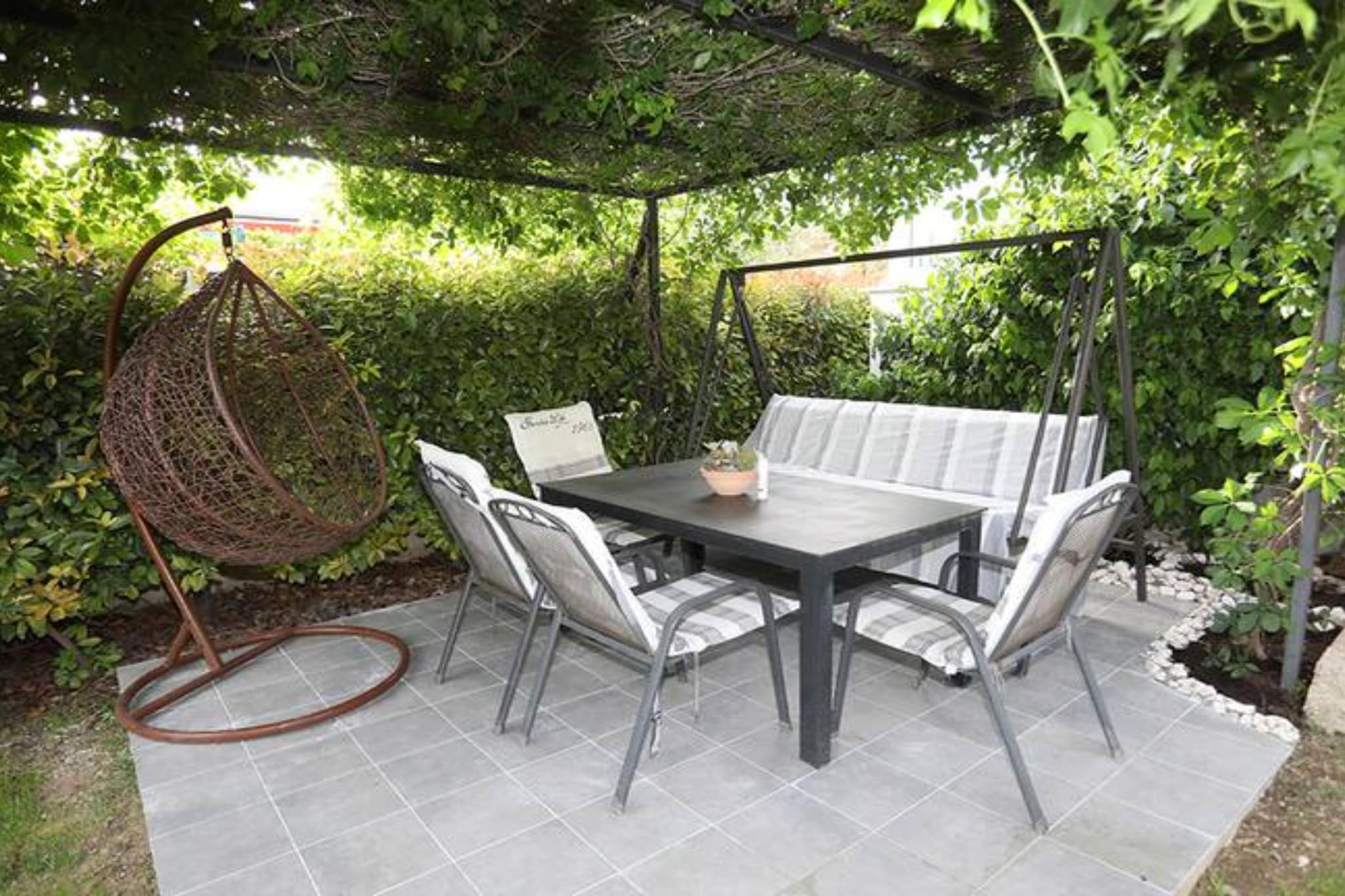 Garden Oasis - Kaštel Lukšić - One Bedroom Apartment with Balcony-Ambiance