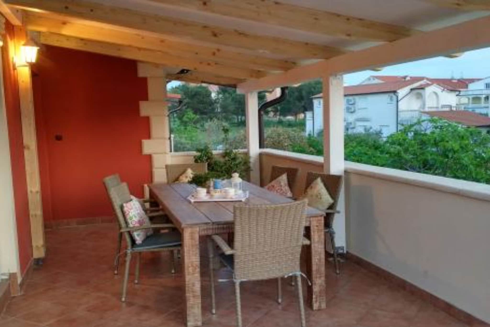 Apartments Dea & Paula - Classic Two Bedroom Apartment with Terrace-Terrassenbalkon