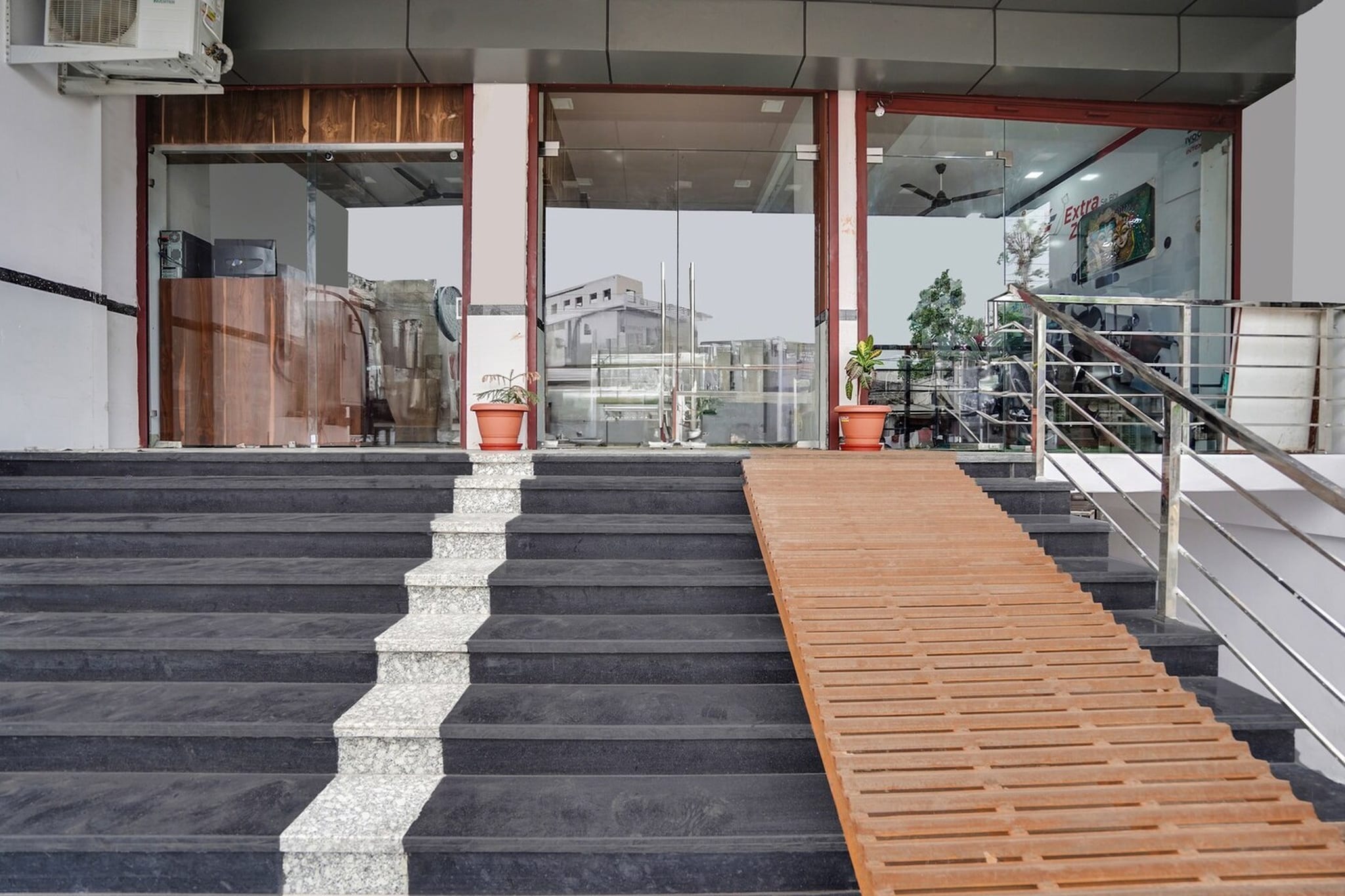 Hotel O Ajmer Central Grand Suman