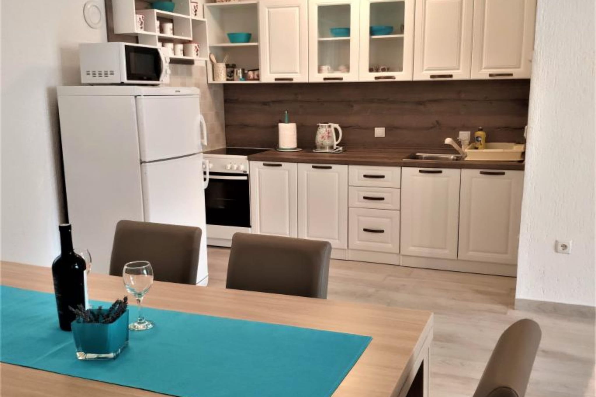 Apartments Dea & Paula - Standard Two Bedroom Apartment with Terrace-Küche