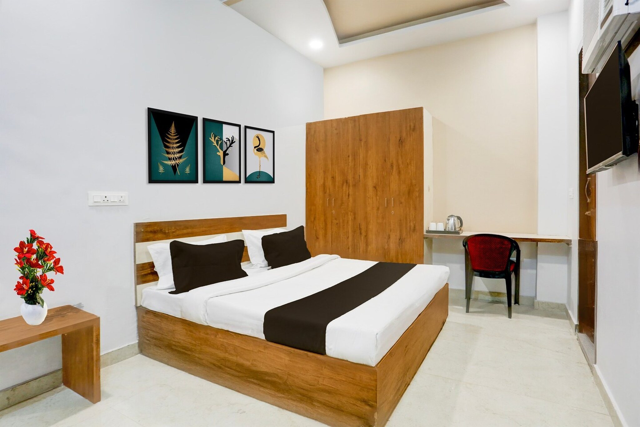 Comfortable Accommodations: Super Hotel O Bareilly Near Satellite Bus Stand in Bareilly offers family rooms with air-conditioning, private bathrooms, work desks, and seating areas. Each room includes free toiletries, bath or shower, TV, and tiled floors.
Essential Facilities: Guests enjoy free WiFi throughout the property, a 24-hour front desk, housekeeping service, room service, and luggage storage. The hotel provides a welcoming environment with English and Hindi spoken at reception.
Convenient Location: Located 8 km from Bareilly Airport and 4 km from Bareilly Railway Station, the hotel is situated in Bareilly city. Nearby attractions include the Satellite Bus Stand, offering easy access to local sights.
Unmarried couples are warmly welcome at this property.
Guests with local ID proof are warmly welcome.
"Early Check-In Policy: A full day’s room rate will be charged for check-ins before 6:00 AM. Complimentary early check-in is available between 6:00 AM and 10:00 AM, subject to room availability.
Check-in is only available to guests aged 18 and above. Please provide a government-issued ID to confirm your age.