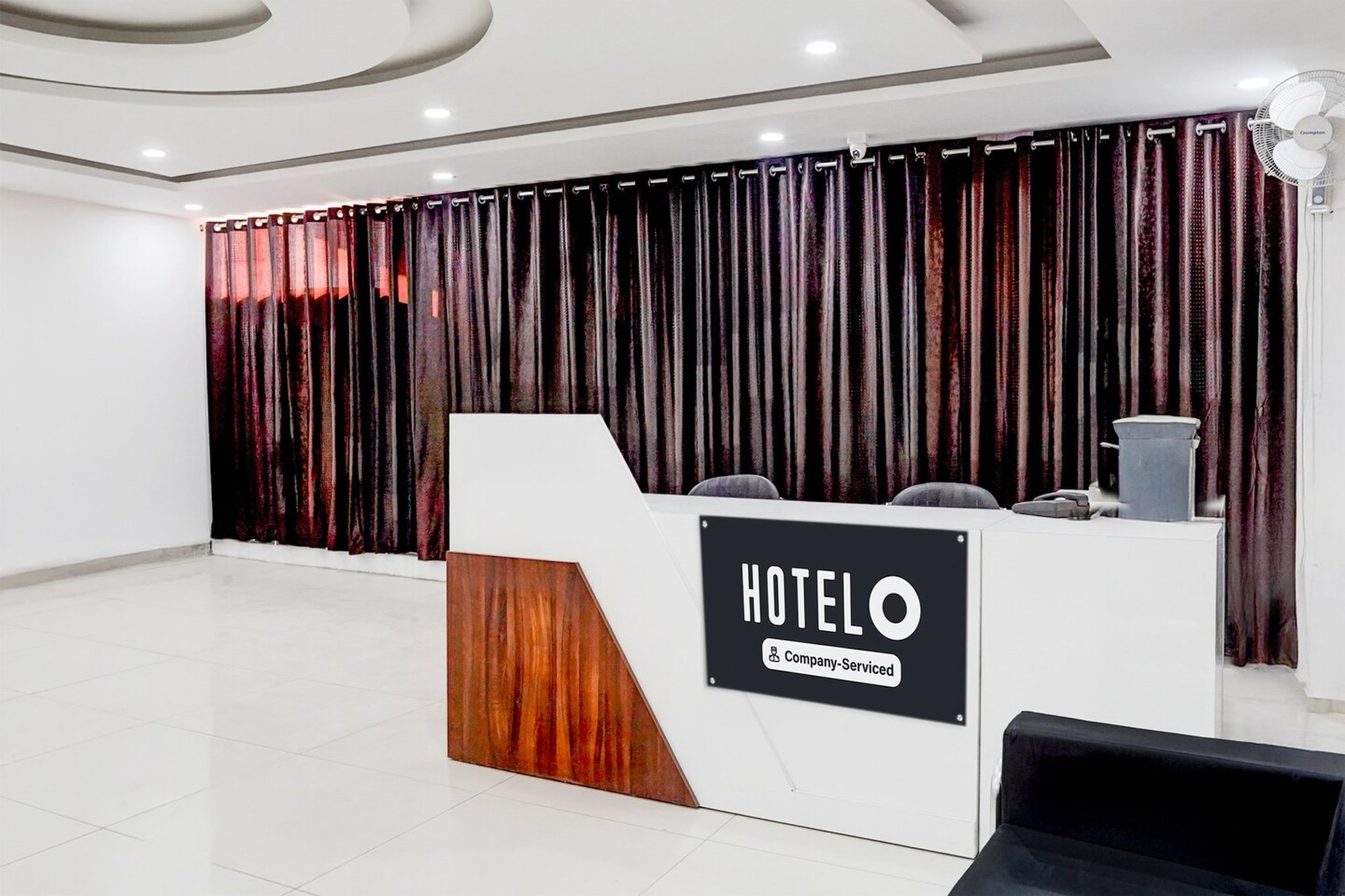 Ground floor: (bedroom(double bed, TV, seating area, air conditioning, Towels incl., telephone), bathroom(bathtub or shower, shower, washbasin, toilet, shampoo, body soap, hot water))